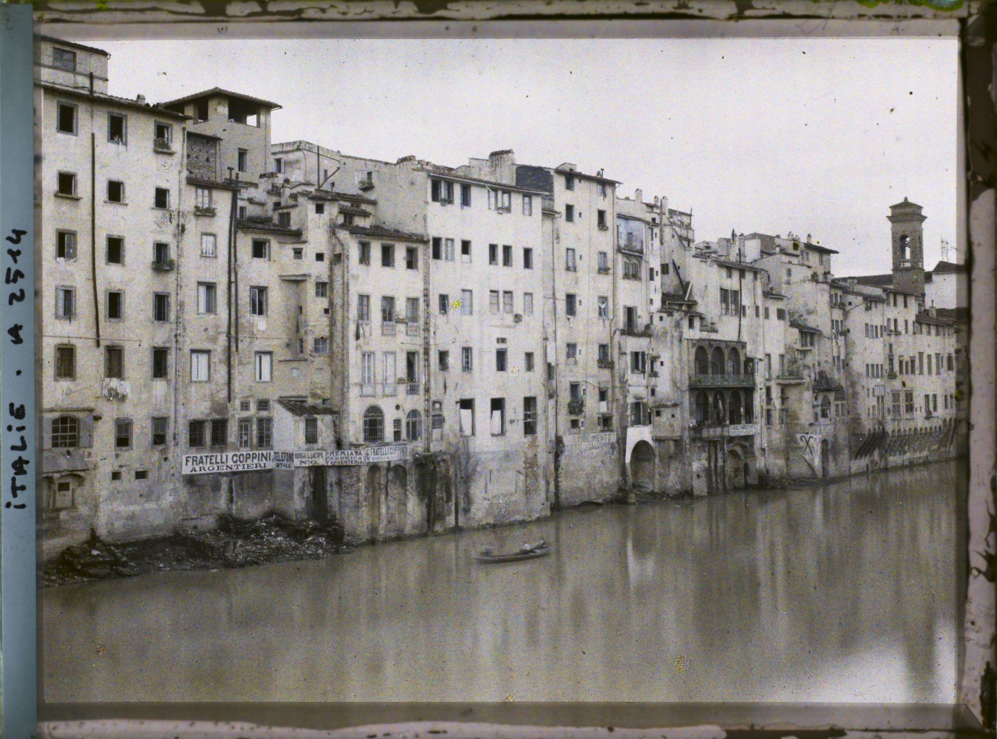 Image représentant Habitations bordant l'Arno