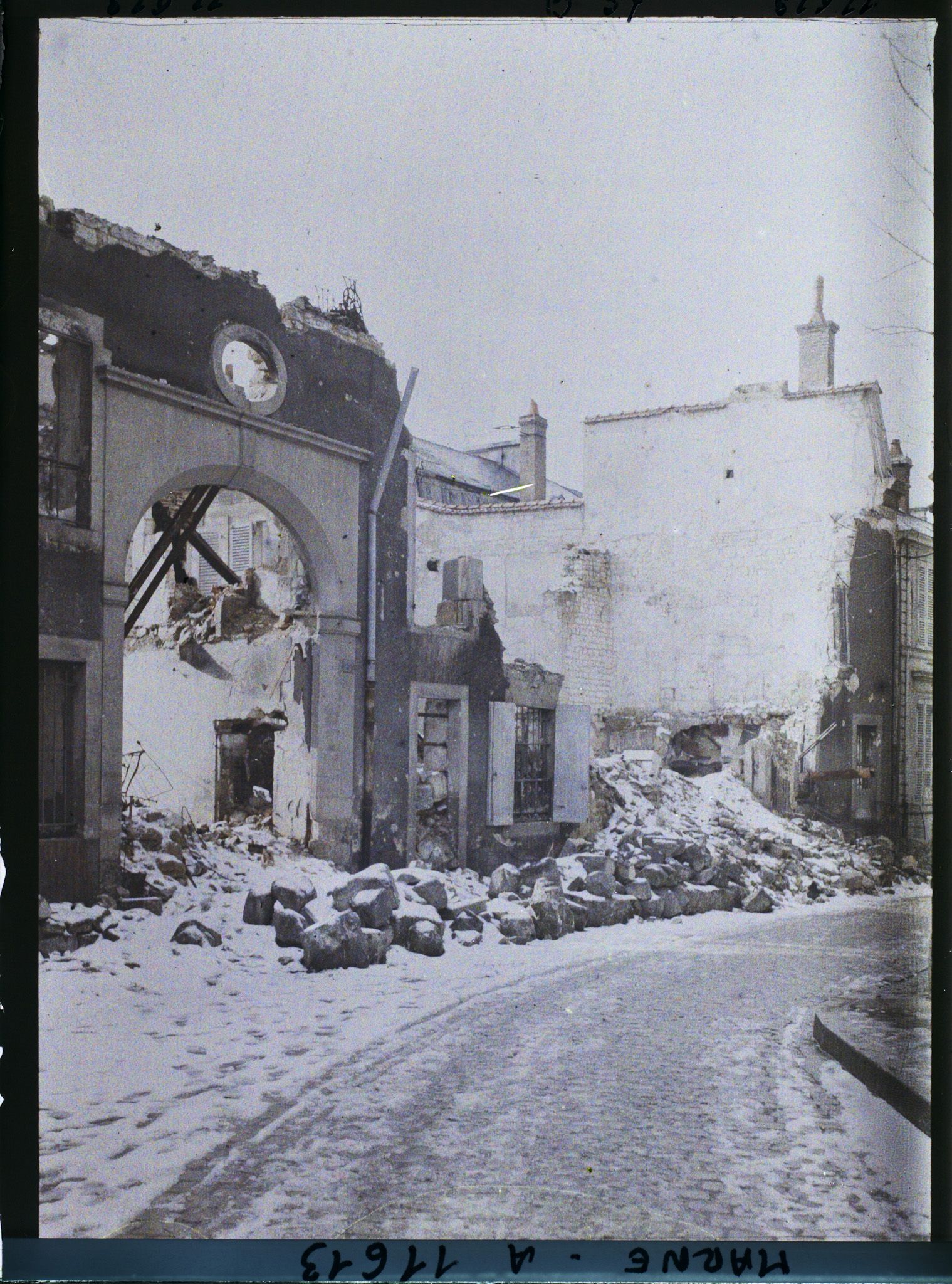 Image représentant Entrée du couvent des soeurs de la Réparation