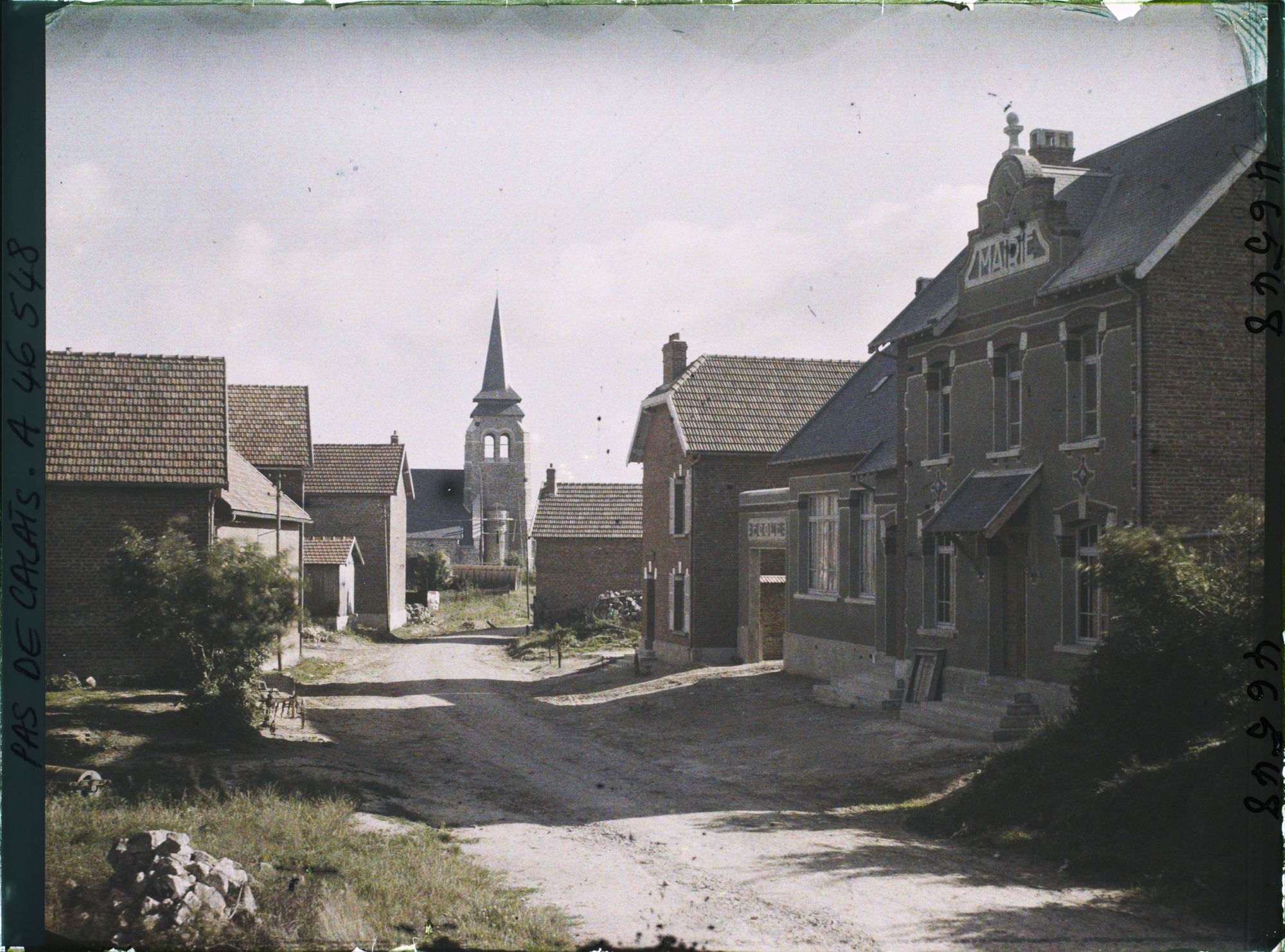 Image représentant France, Boileux, Vue vers l'Eglise et la Mairie