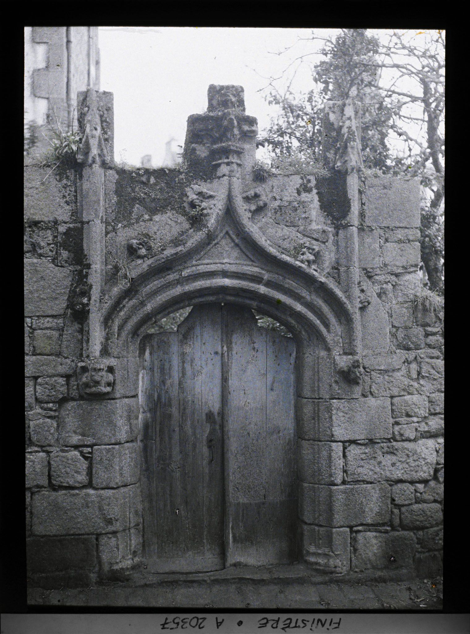 Image représentant Un porche gothique