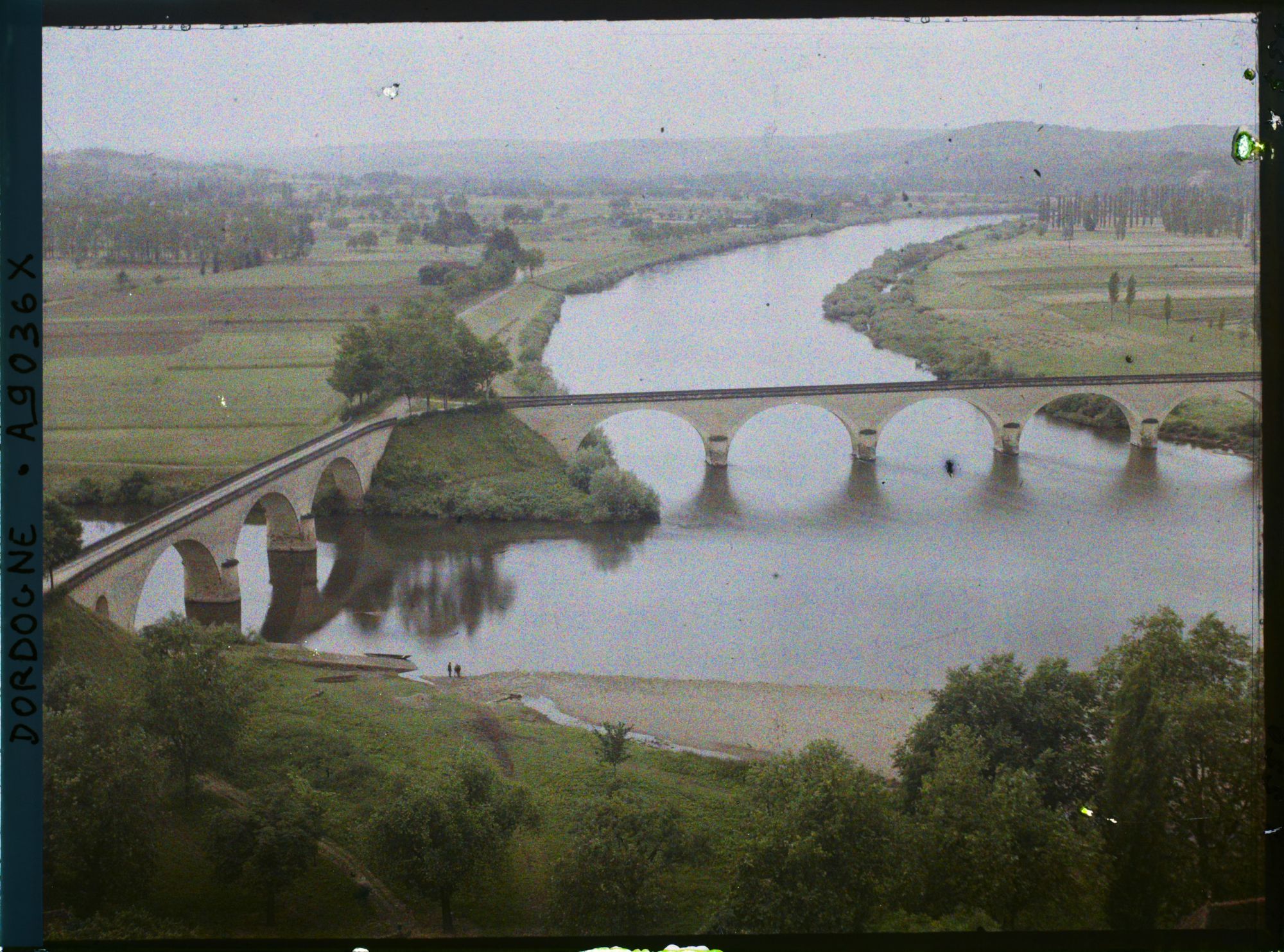 Image représentant Périgord, Limeuil, La Jonction de la Vézère et de la Dordogne : les 2 Ponts