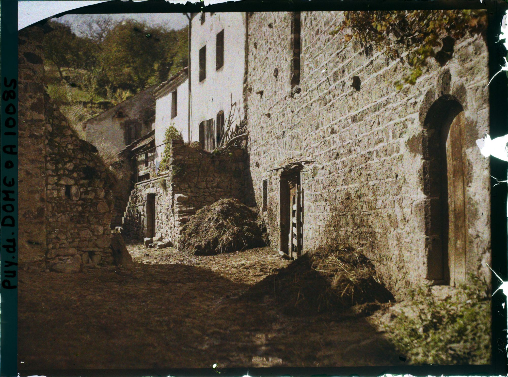 Image représentant France, Courgoul, Vieilles rues et maisons