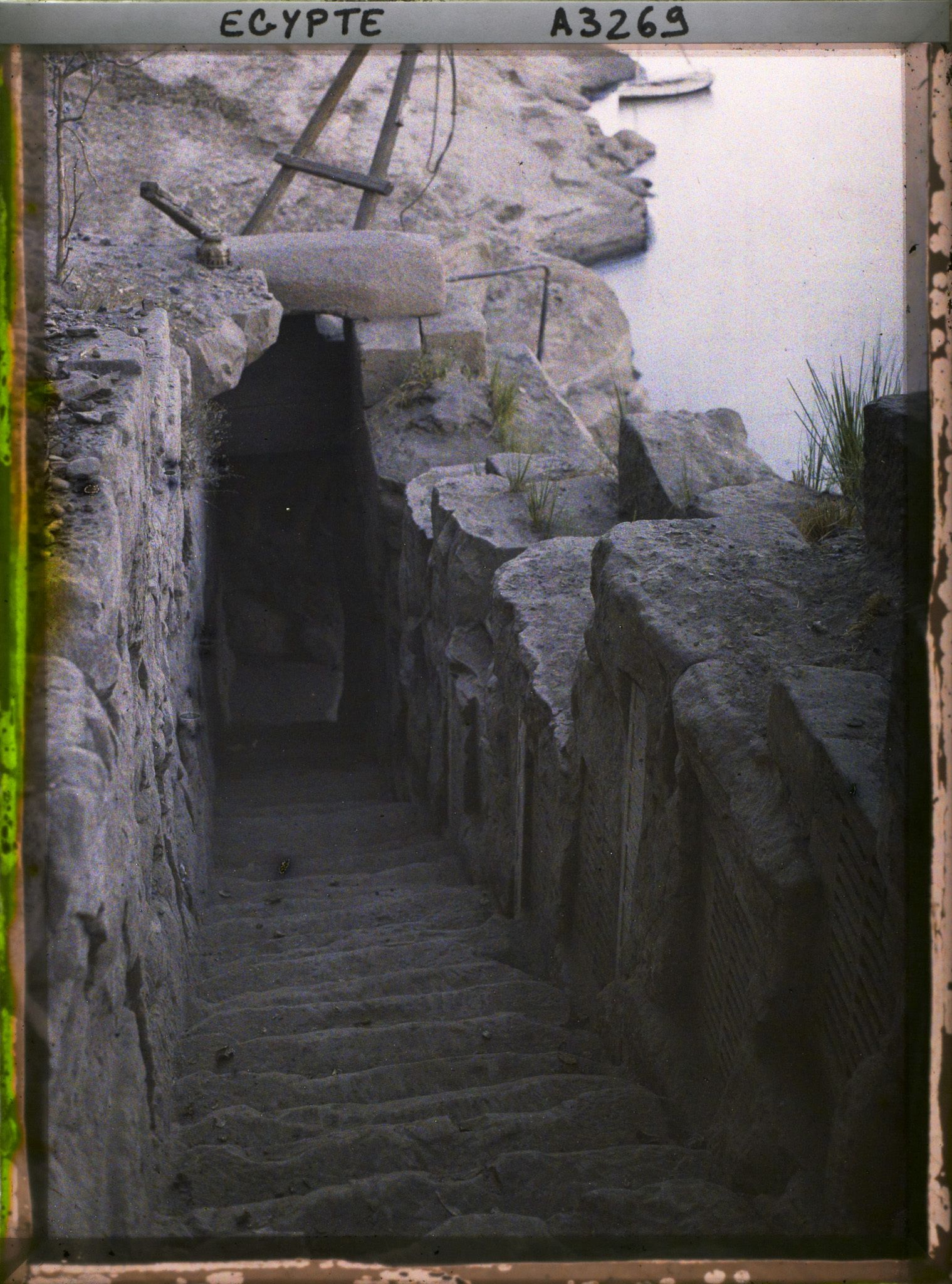 Image représentant Nilomètre sur l'île d'Eléphantine