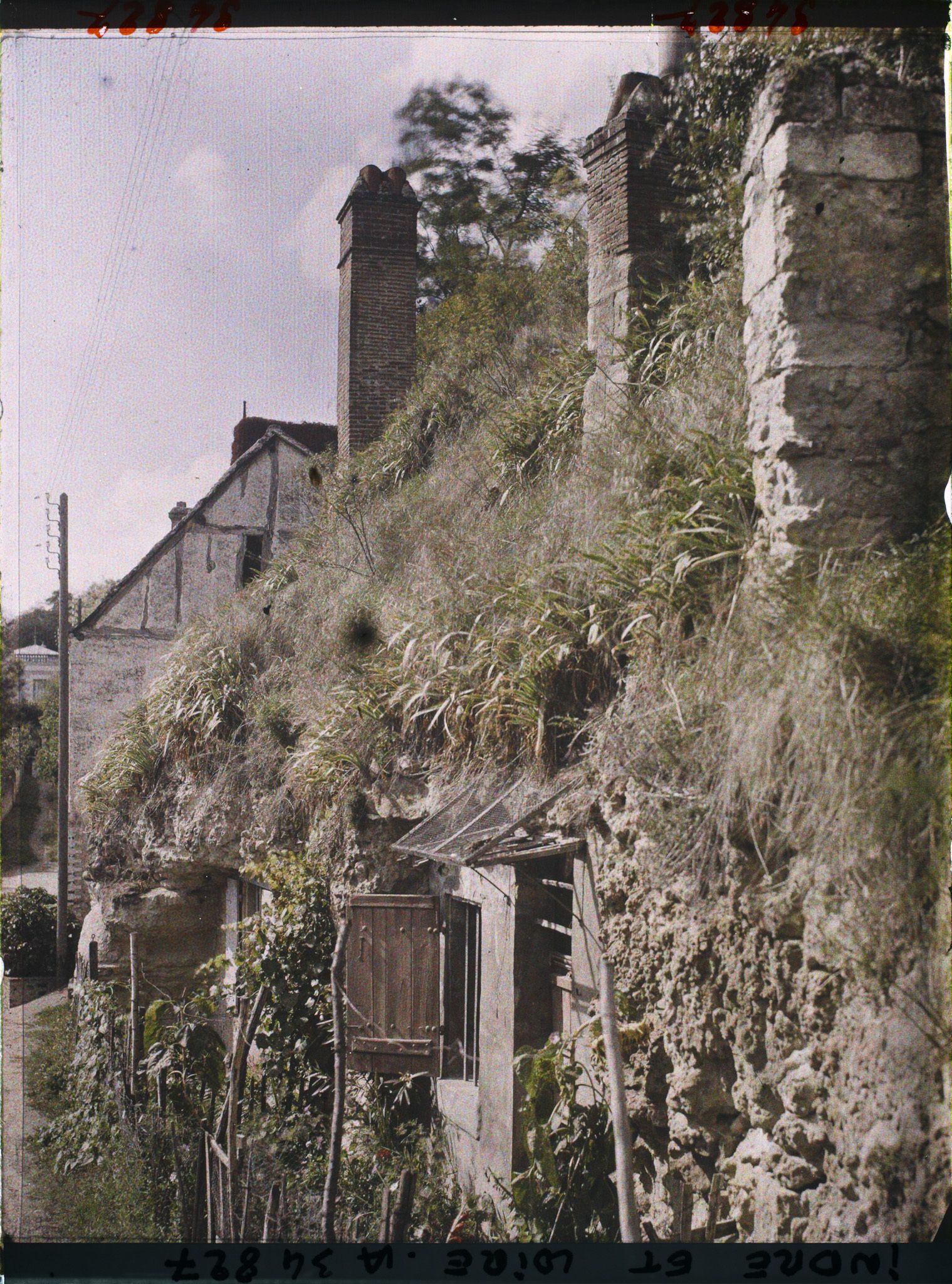 Image représentant Habitation troglodyte des Patys et ses cheminées
