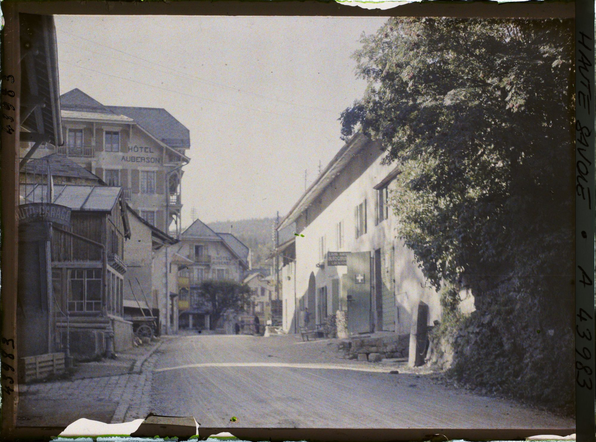Image représentant L'entrée de Saint-Cergue et l'Hôtel Auberson