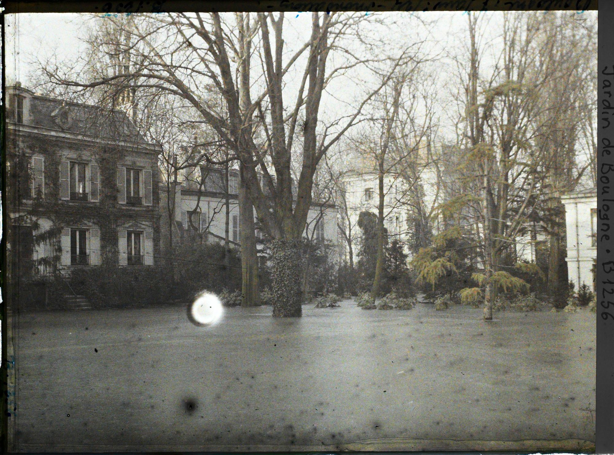 Image représentant la grande pelouse inondée