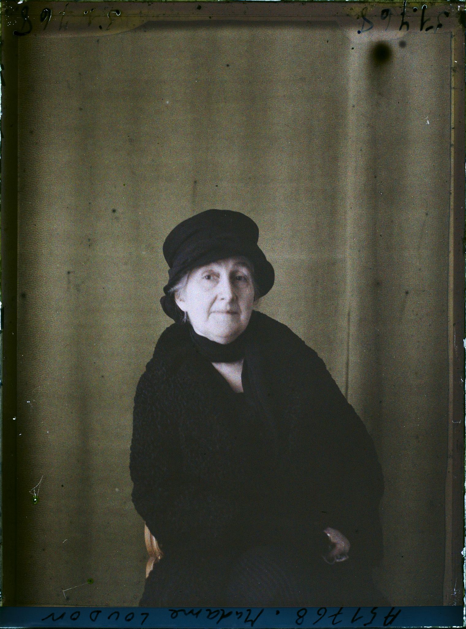 Image représentant https://musee-albert-kahn.s-museum.fr/home/NWQ2OTAwYzNmYjZlZTk1ZWQwODJmMjY4L2dlbmVyaWMtbm90aWNlLXRhYi9hdXRob3JpdHkvNjE3YTc5ZjVjZjhiODk2OGIzMzM3ZDIx/5d6900c3fb6ee95ed082f268/generic-notice-tab/authority/617a79ebcf8b8968b3337292 La Comtesse de Sayve