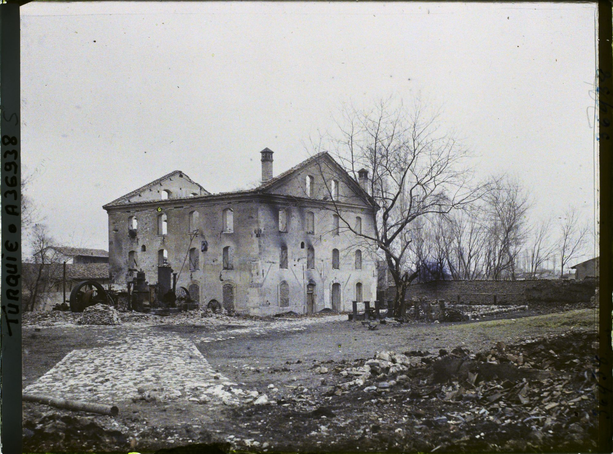 Image représentant Grand moulin inhabité