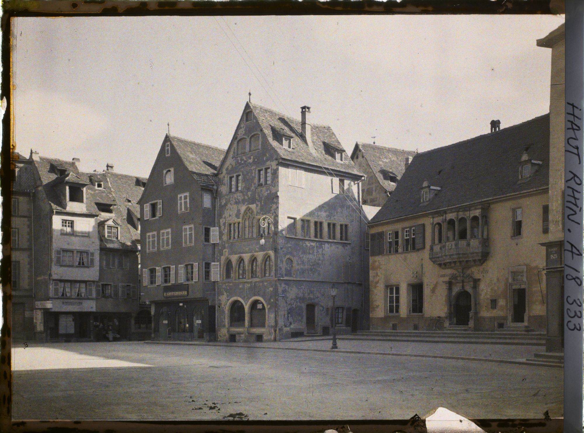 Image représentant France, Colmar, Place d'armes (ancienne Münster Platz, Vieille Maison