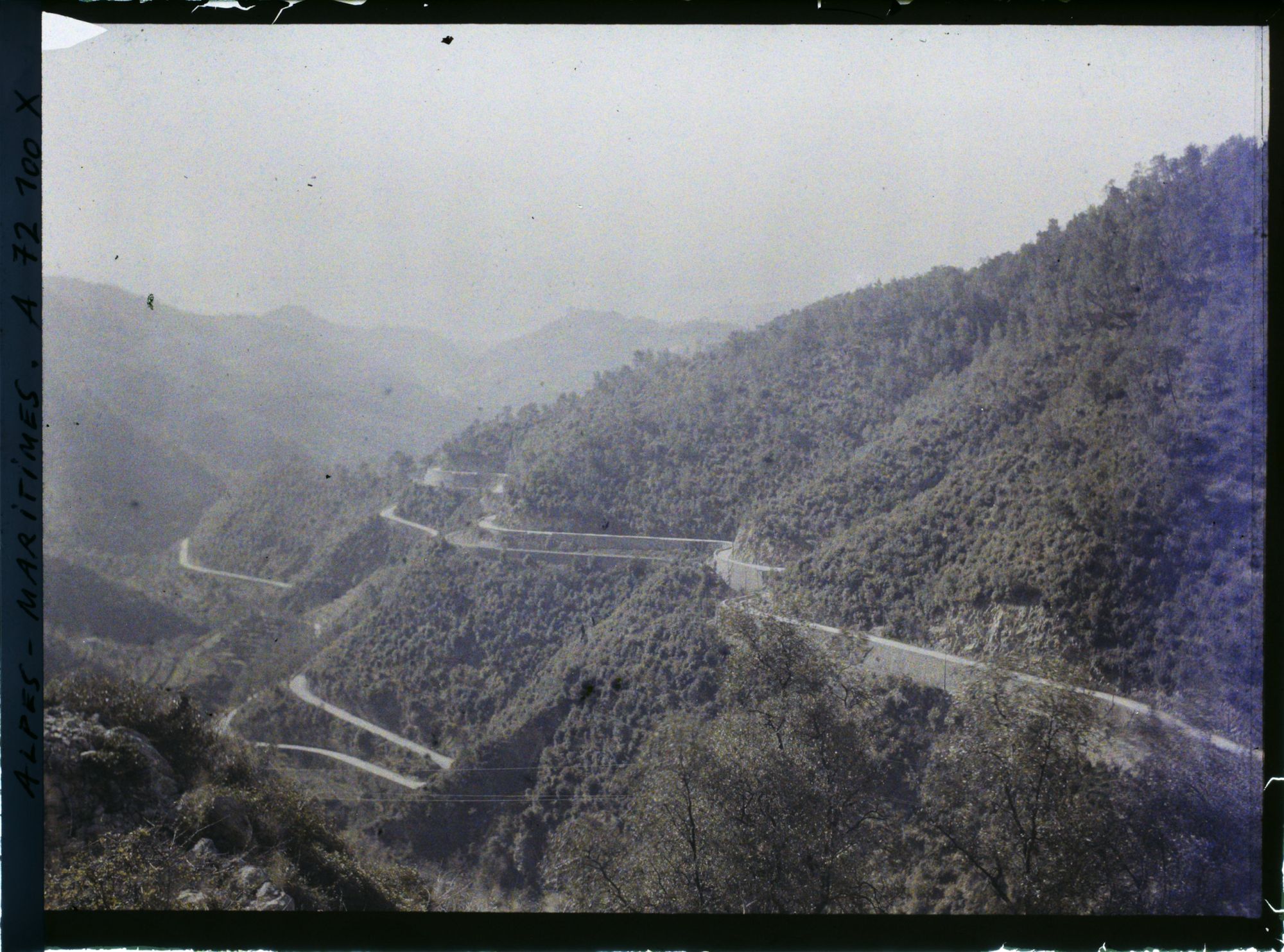 Image représentant La route de Sospel à flanc de montagne