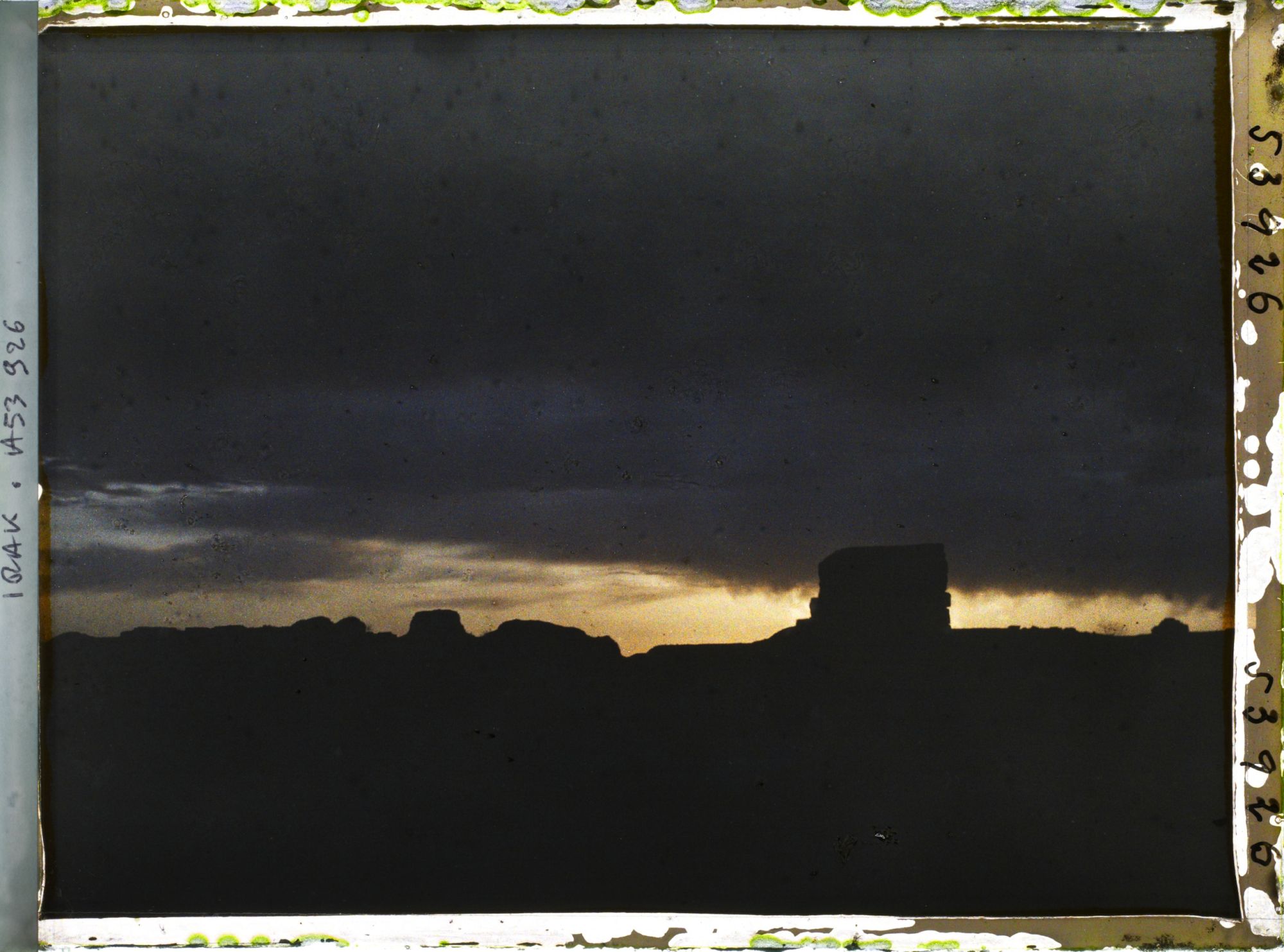 Image représentant Coucher de soleil sur les ruines