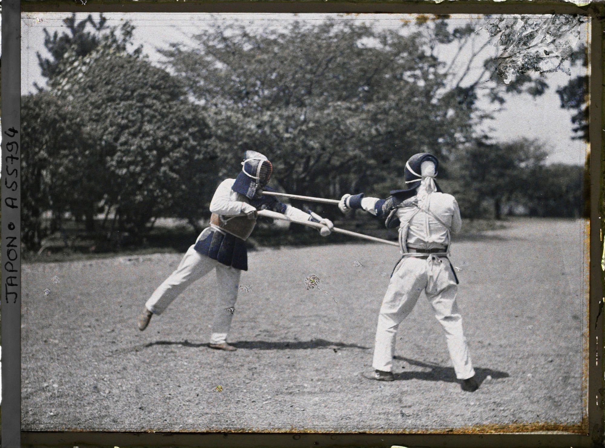 Image représentant Ecole de gymnastique militaire, entraînement aux arts martiaux Kendo (escrime japonaise)