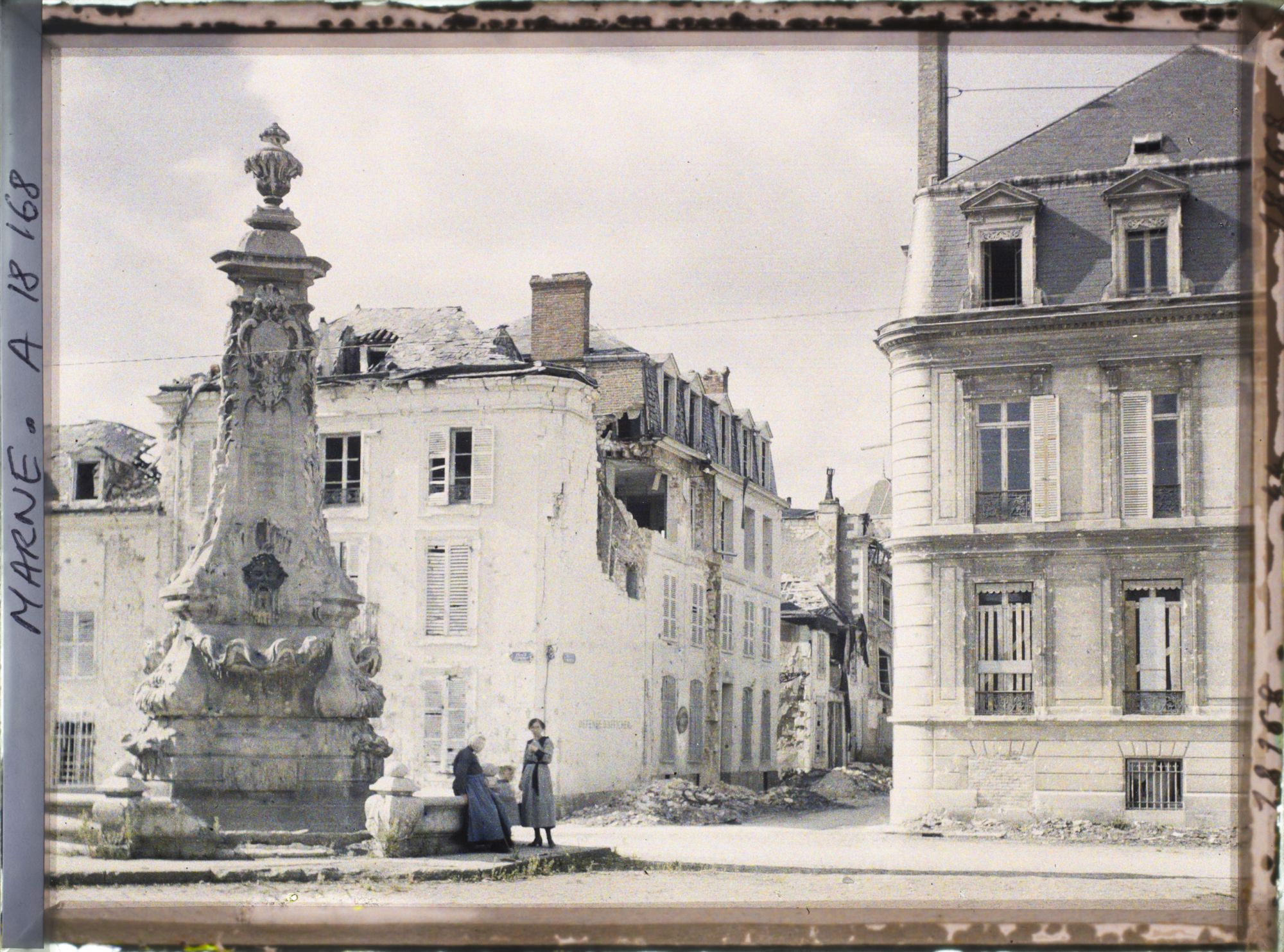 Image représentant France, Reims, Place Godinot