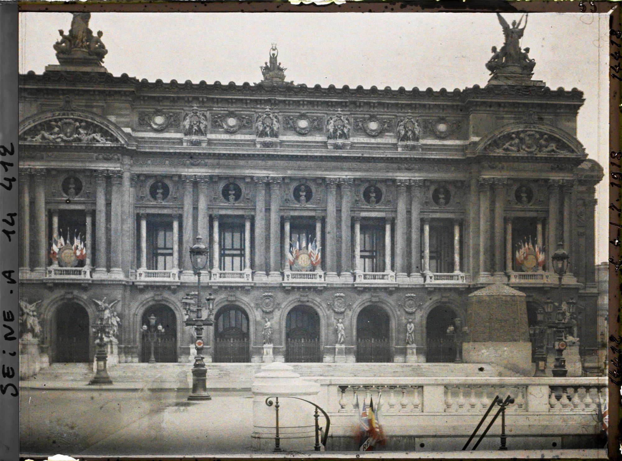 Image représentant L'Opéra Garnier, place de l'Opéra