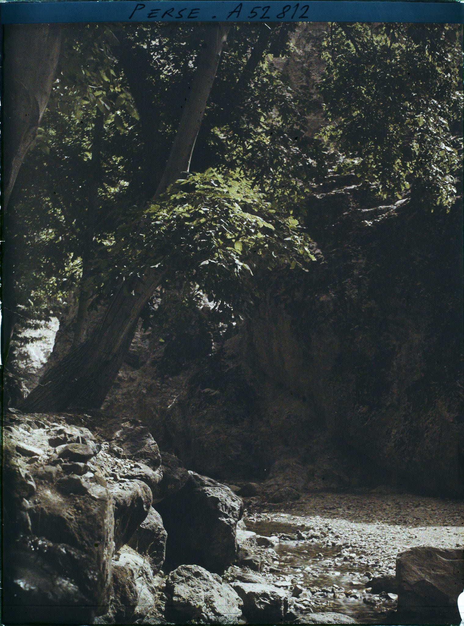 Image représentant Source d'eau dans la chaîne de l'Elbourz (près de Darband ?)