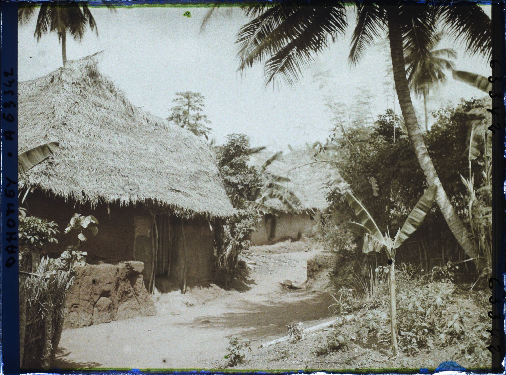 Image représentant Cases des féticheuses de Doudoua à Daagbé