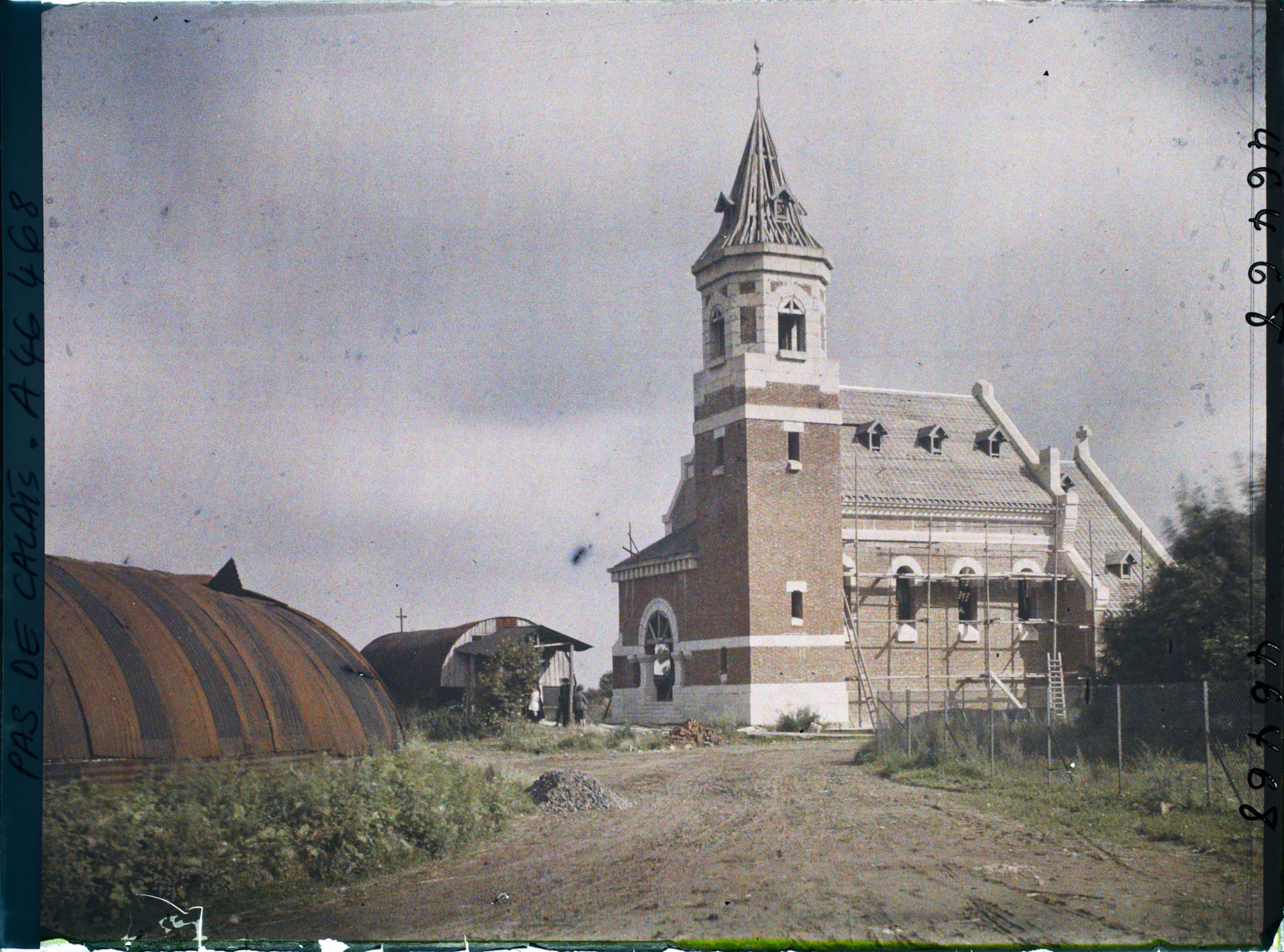 Image représentant France, Ecurie, Eglise en construction