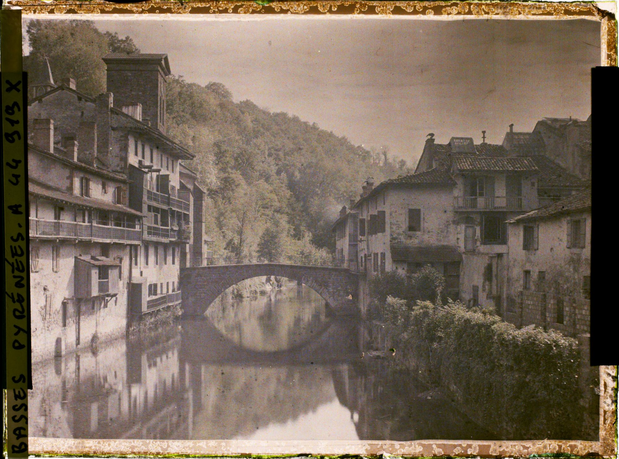 Image représentant France, St Jean Pied de Port, La Nive à St Jean Pied de Port