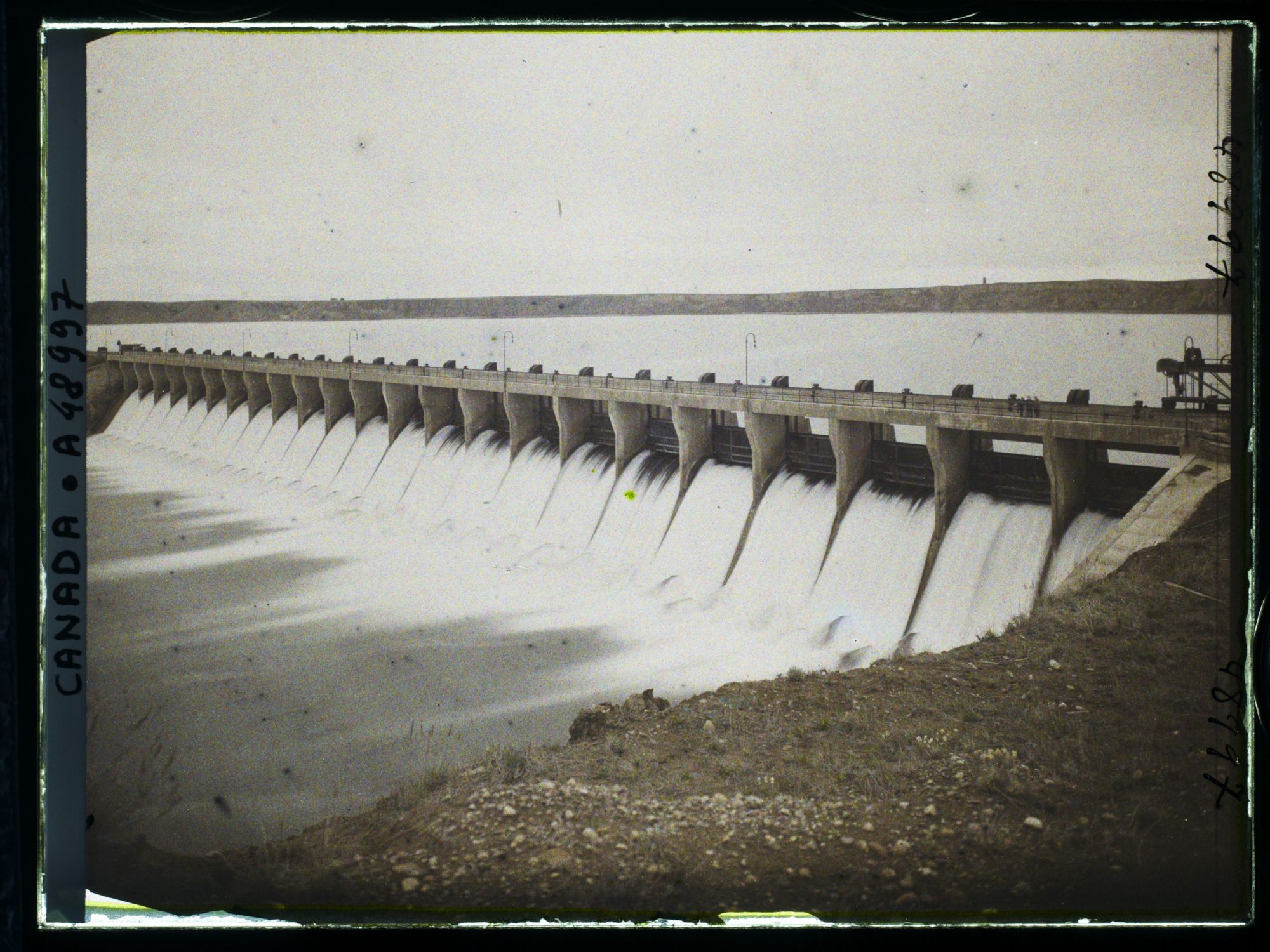 Image représentant Canada, Bassano, Barrage de la Bosse - Ensemble du Barrage plus gros