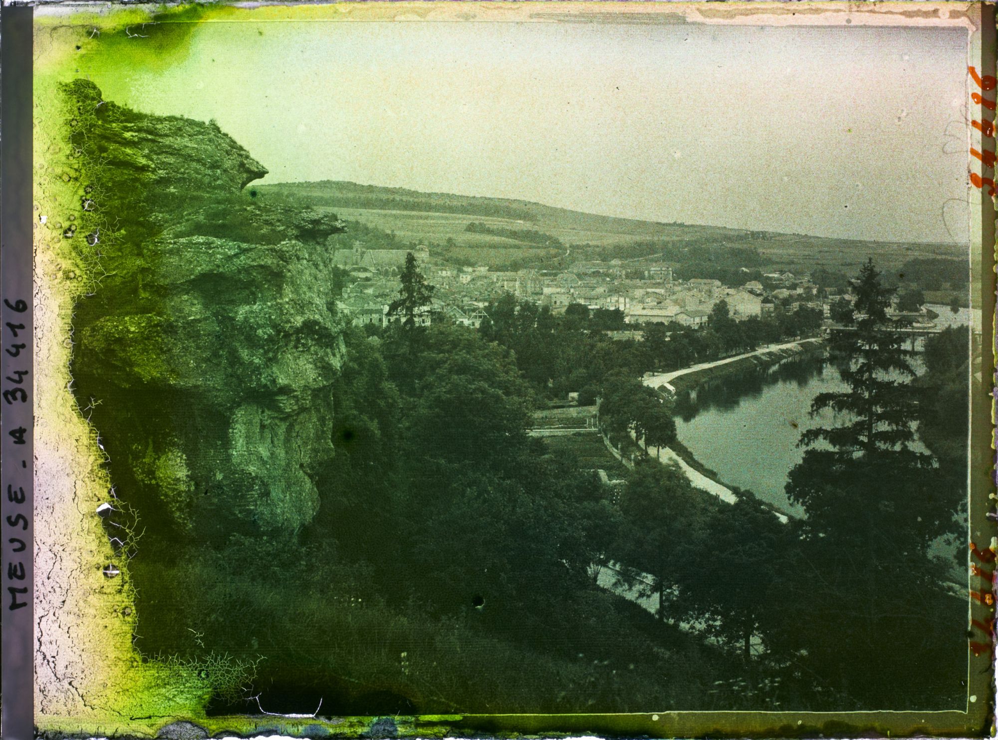 Image représentant France, St Mihiel, Autre aspect vers le fort du Camp des Romains