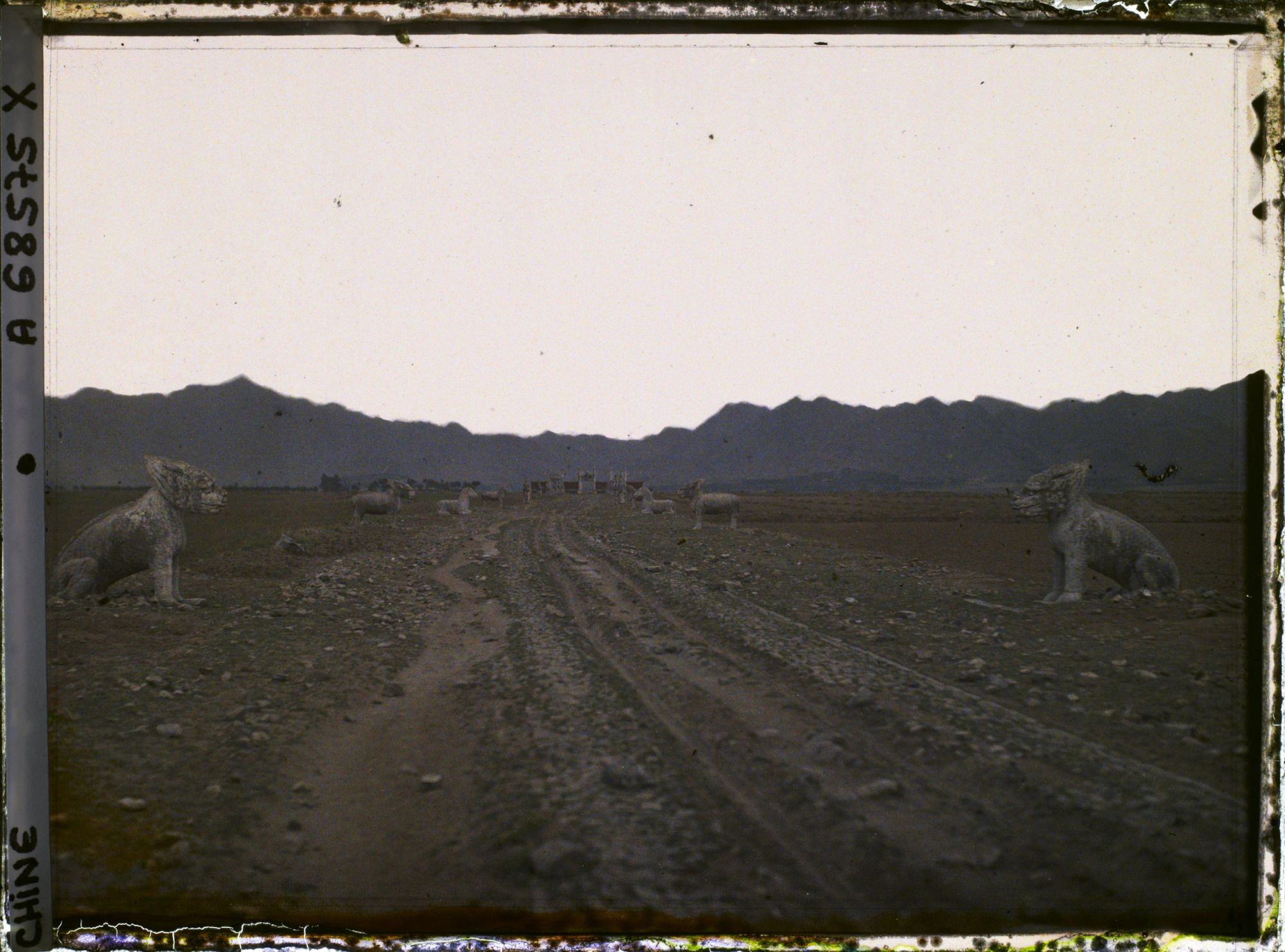 Image représentant Ming Shisanling (" Treize Tombeaux des Ming ")