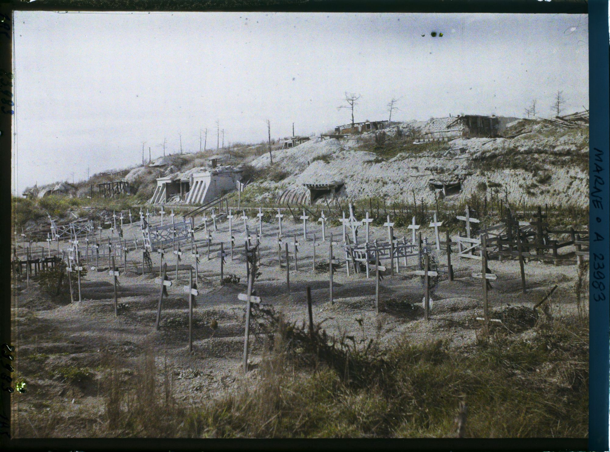 Image représentant France, Main de Massige, Le Cimetière 6 du ravin de Marson