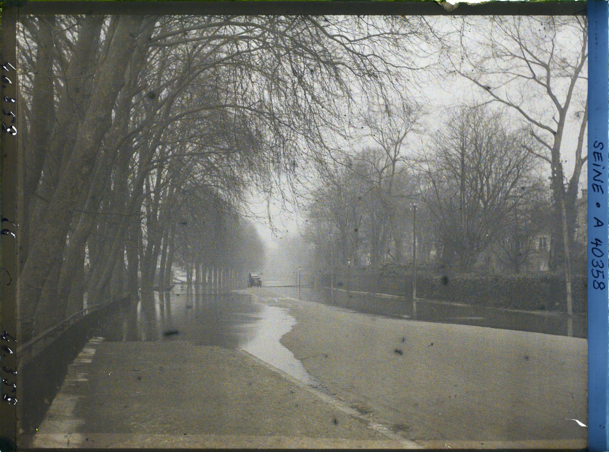 Image représentant Le quai du Quatre-Septembre inondé