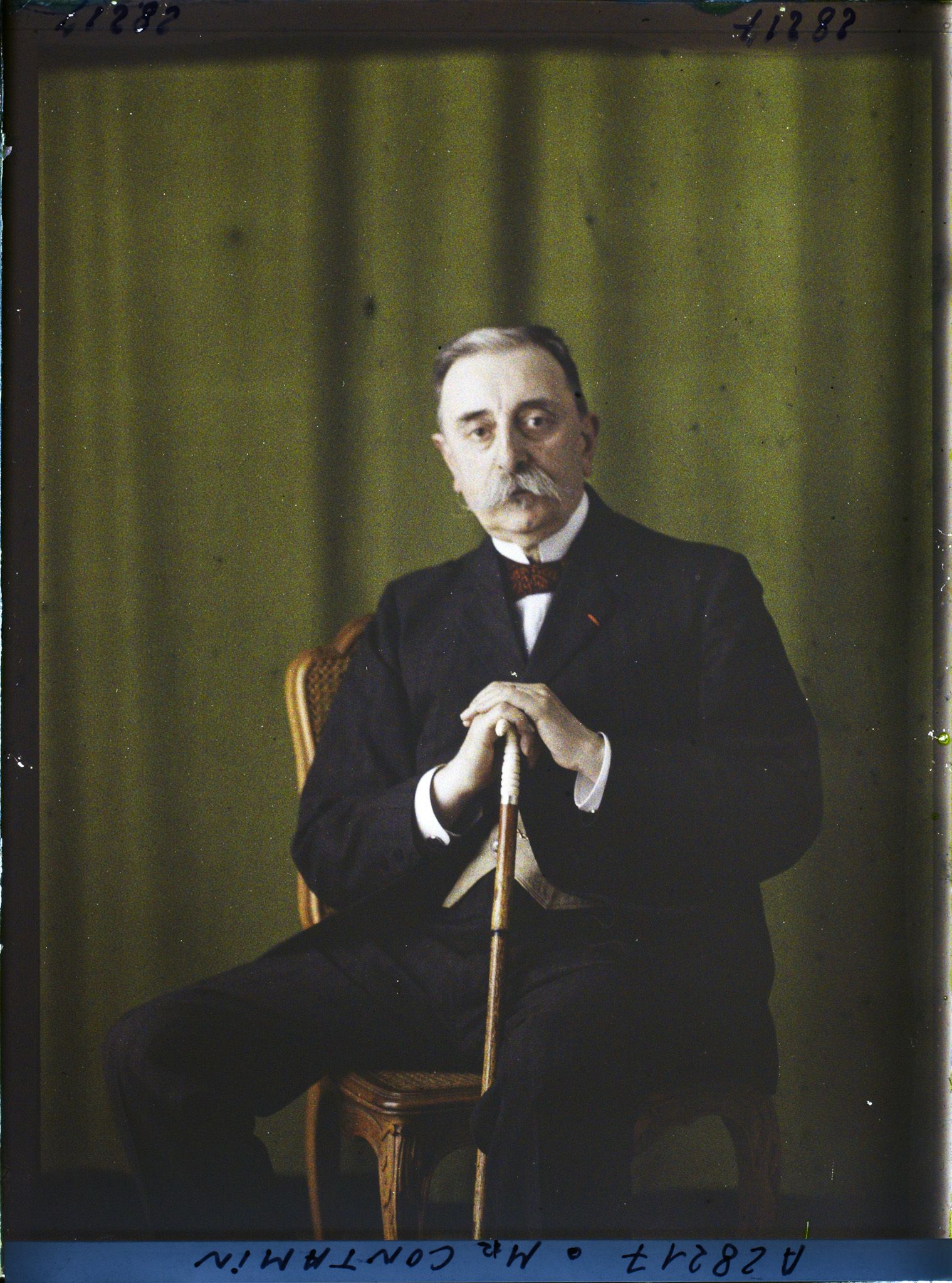 Image représentant https://musee-albert-kahn.s-museum.fr/home/NWQ2OTAwYzNmYjZlZTk1ZWQwODJmMjY4L2dlbmVyaWMtbm90aWNlLXRhYi9hdXRob3JpdHkvNjE3YTc5ZjVjZjhiODk2OGIzMzM3ZDIx/5d6900c3fb6ee95ed082f268/generic-notice-tab/authority/617a79ebcf8b8968b3336af8 Monsieur Contamin