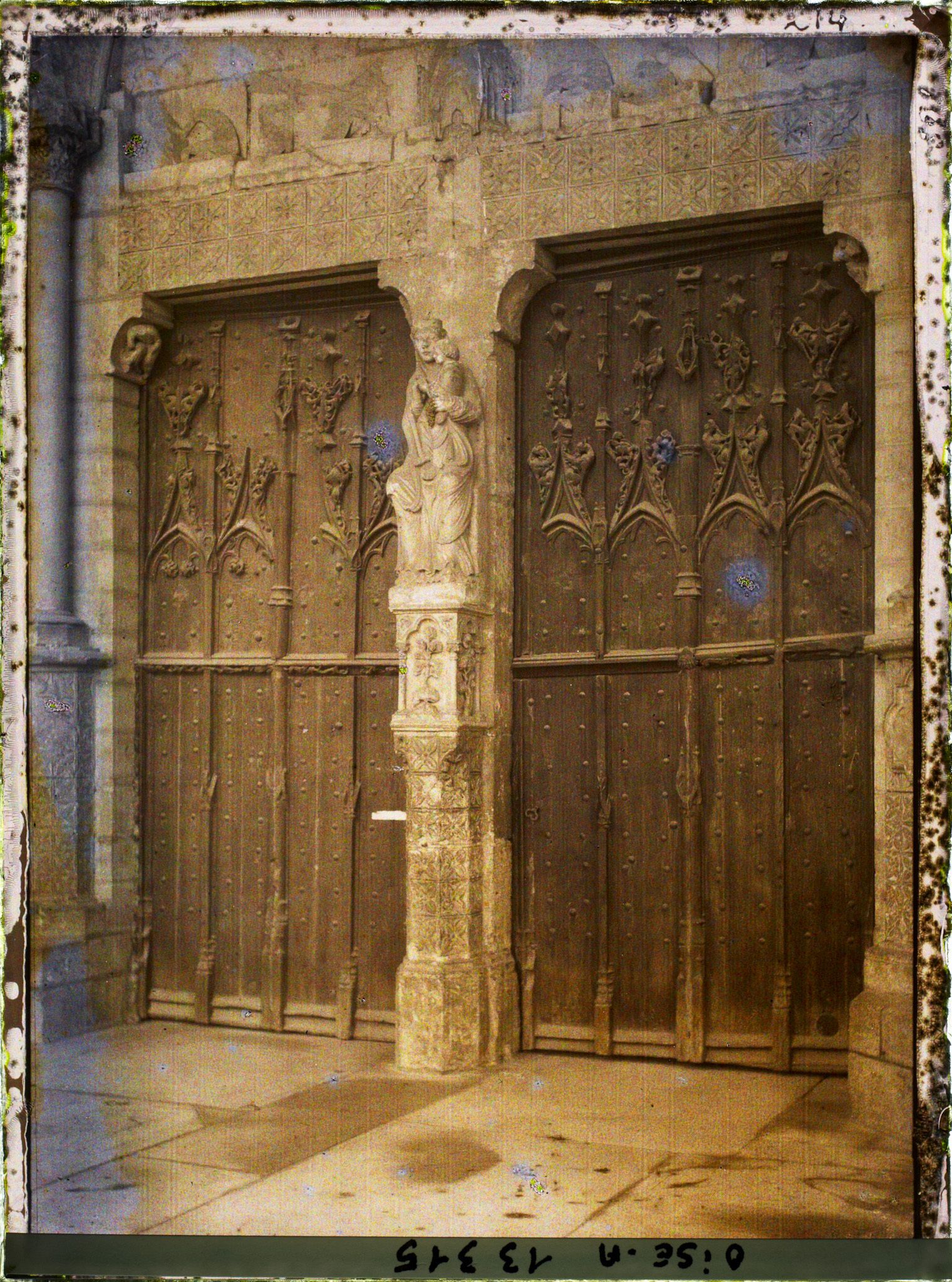 Image représentant France, Noyon, Porte de la Cahtédrale