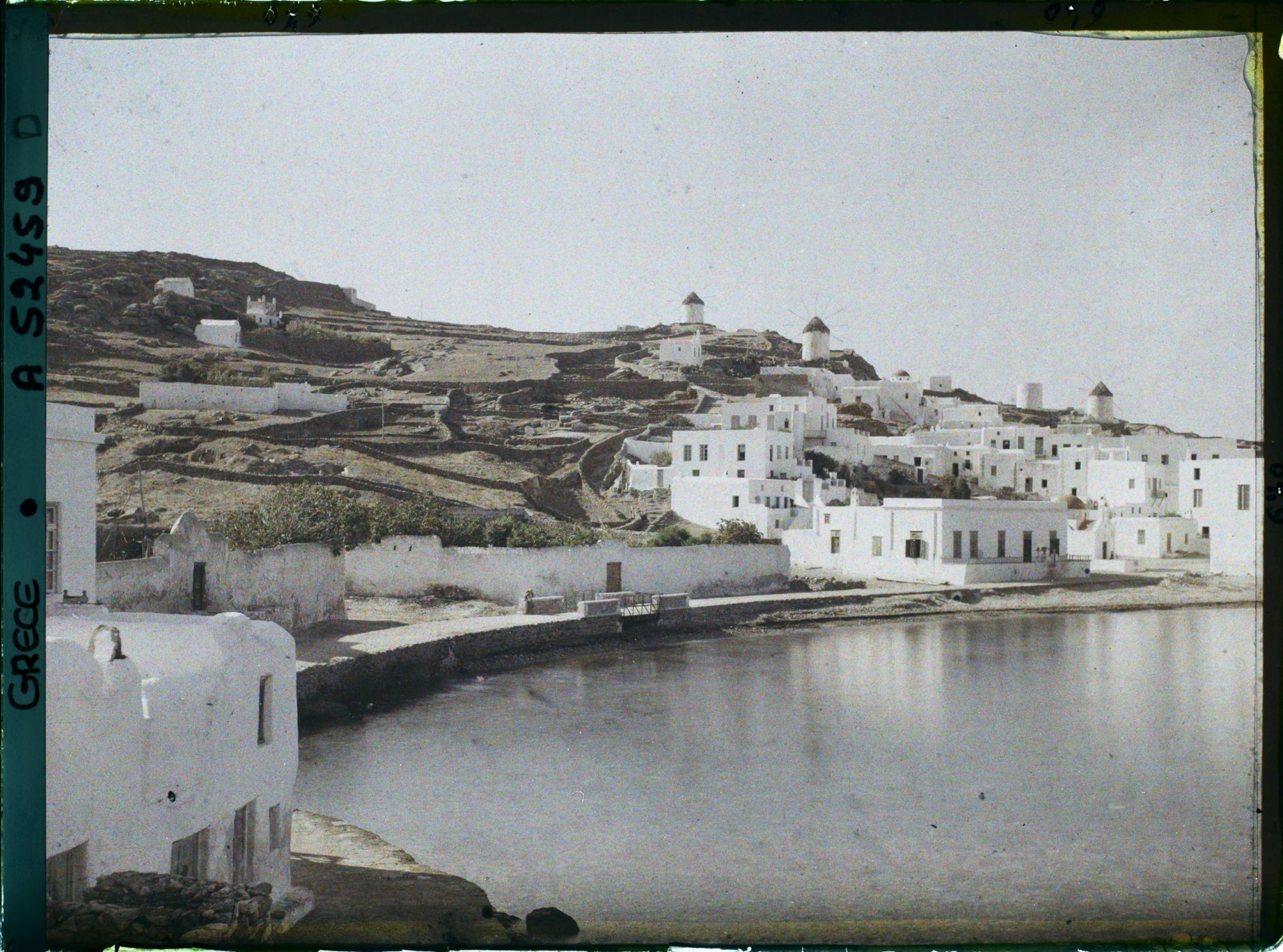 Image représentant Un coin de la ville : vue prise du Musée vers le Sud-Est.