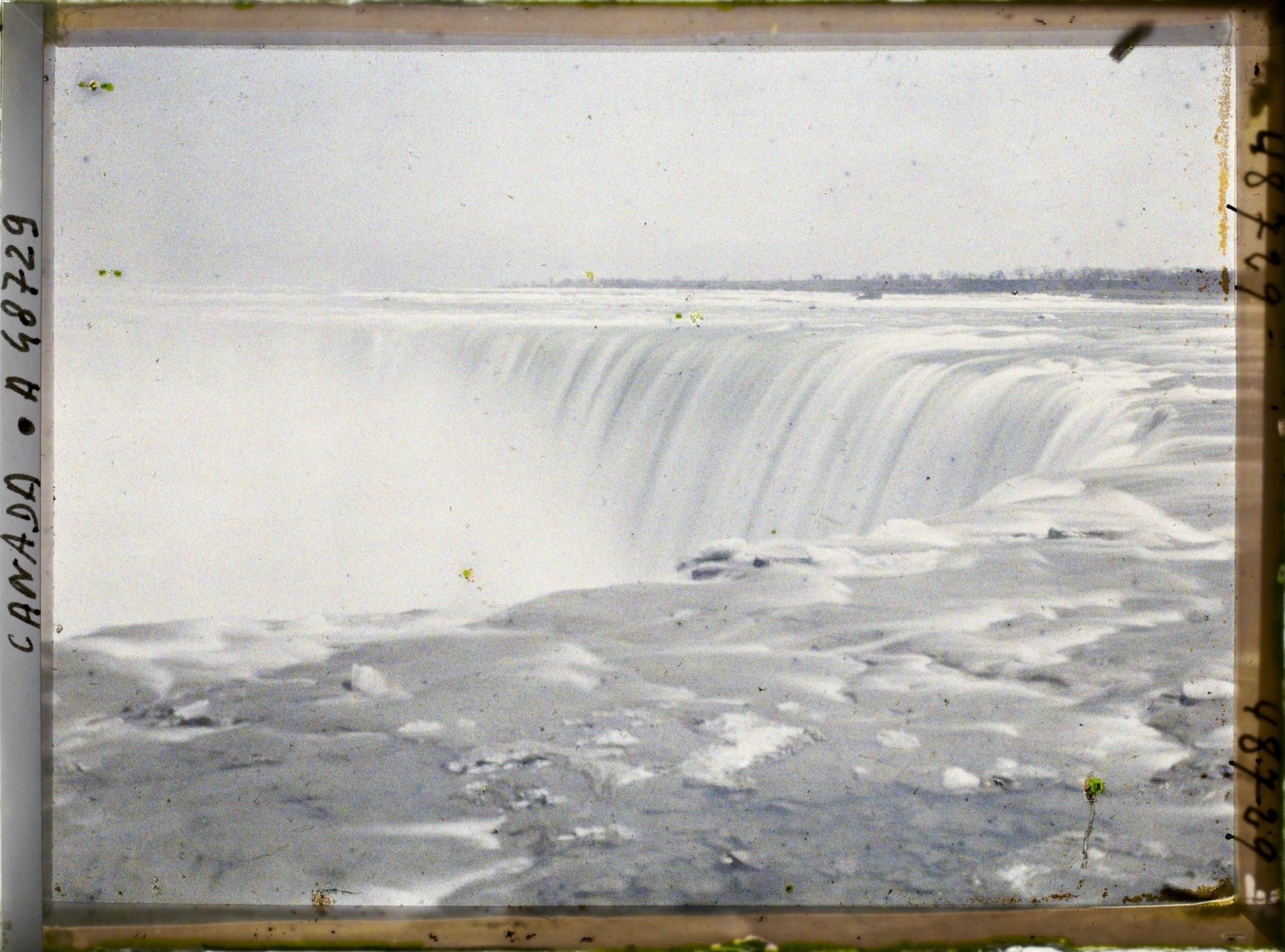 Image représentant Canada, Niagara, Les rapides au gouffre (Canadienne)