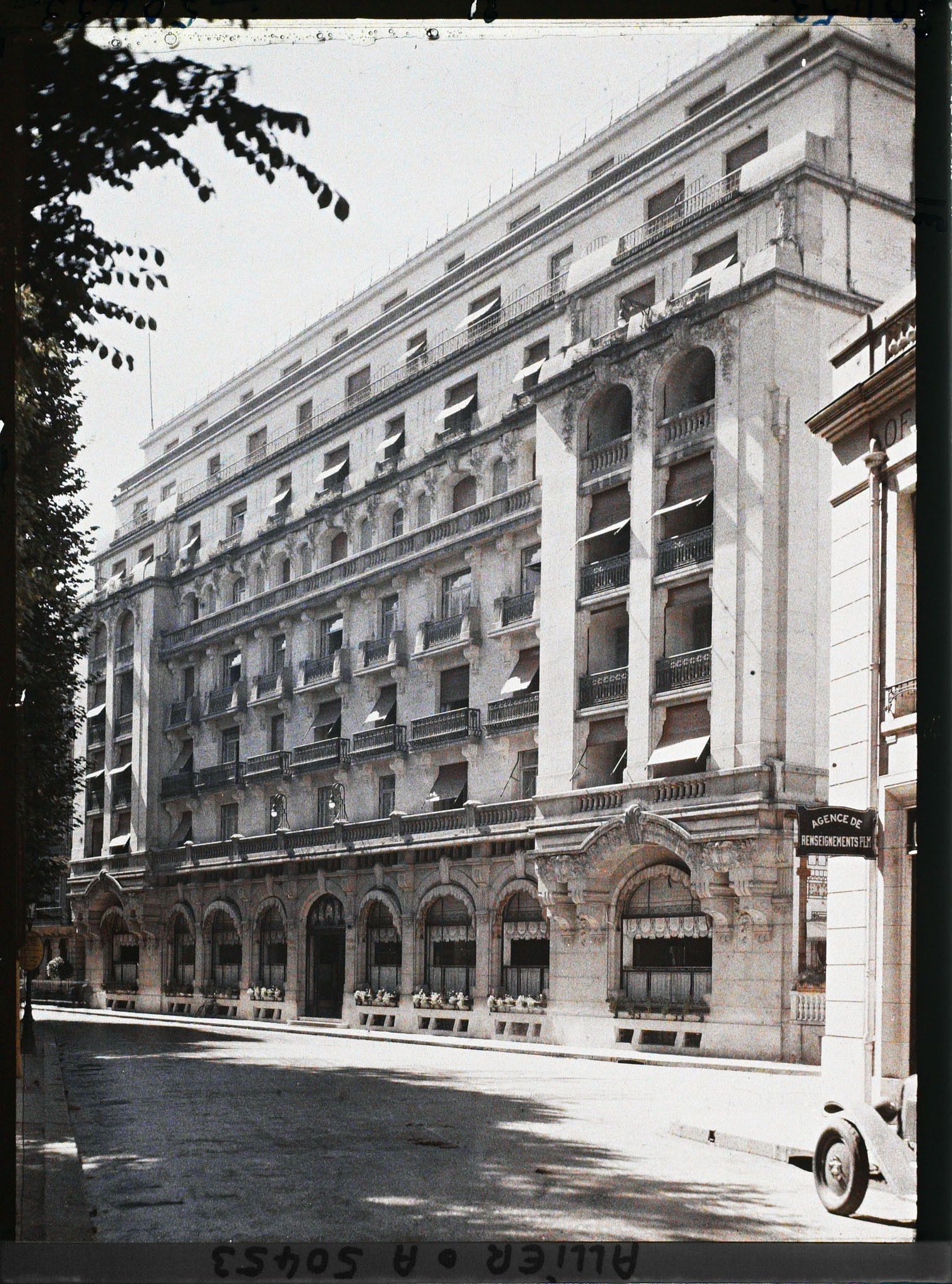 Image représentant L'hôtel thermal Radio, rue du Parc