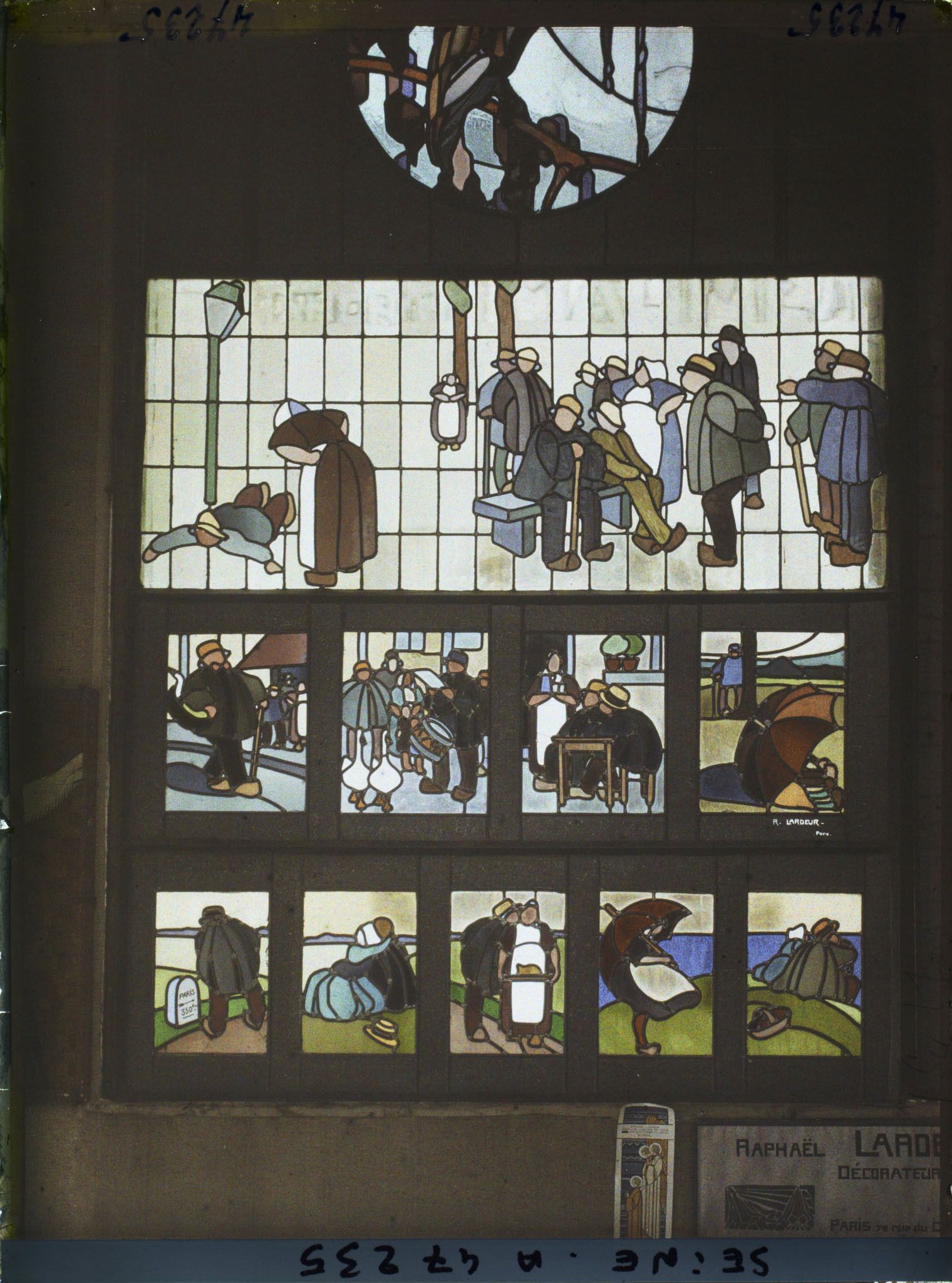 Image représentant L'Exposition des arts décoratifs, Pavillon du Vitrail, Les Paysans normands, Raphaël Lardeur