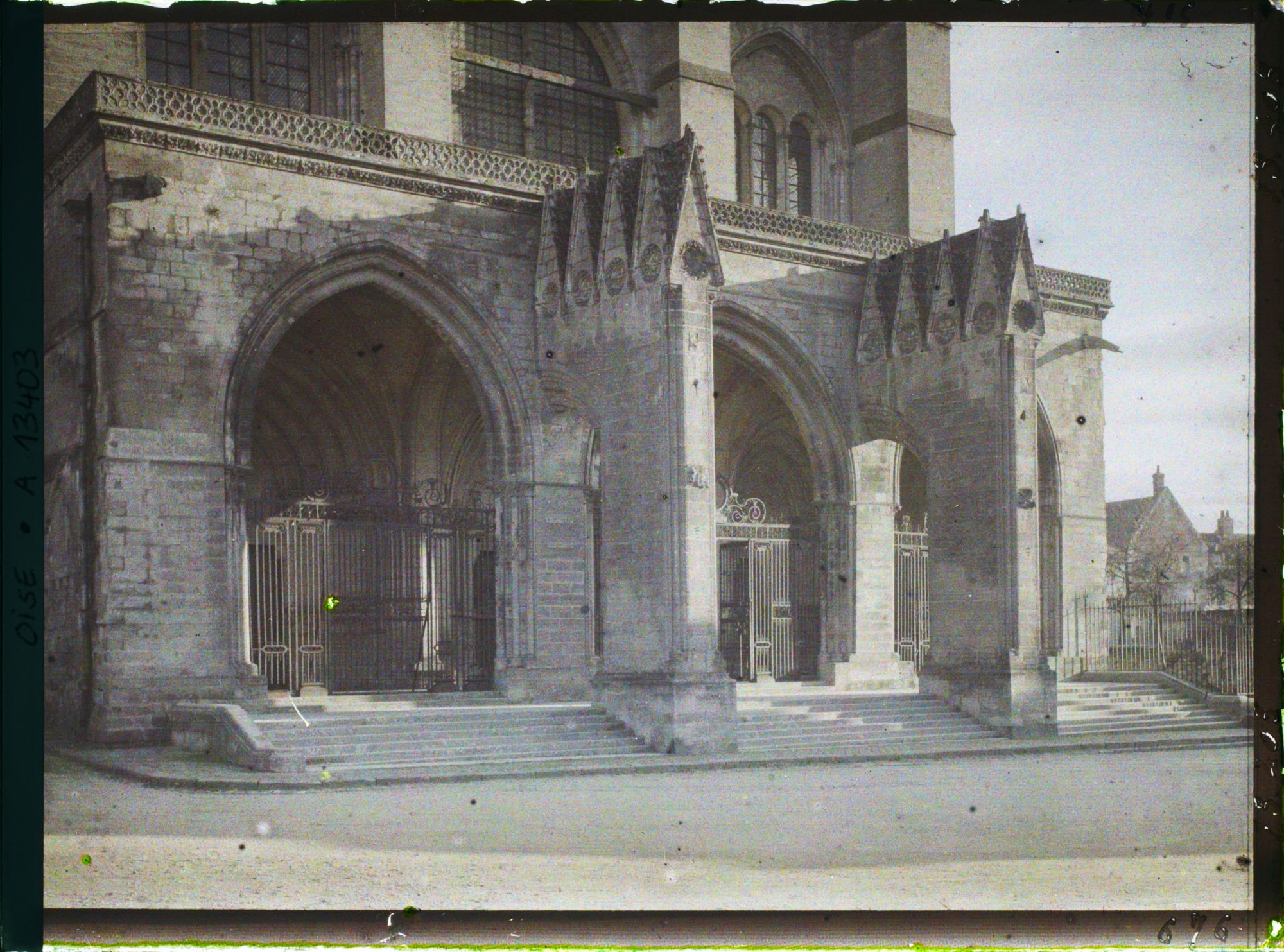 Image représentant France, Noyon, Façade de la Cathédrale