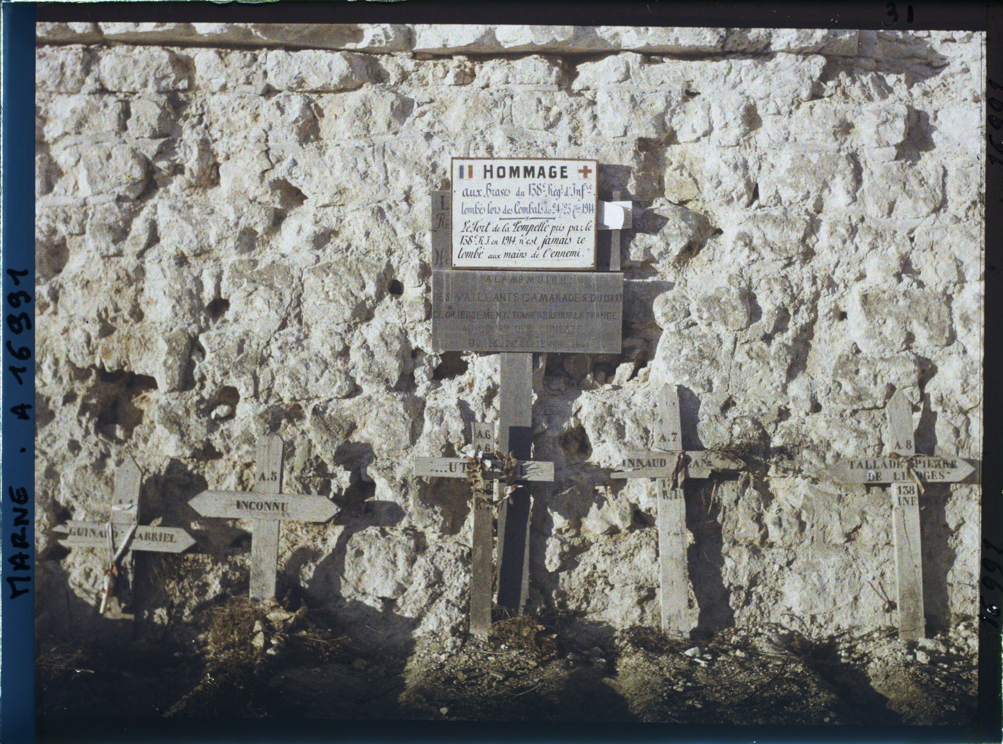 Image représentant France,  Au fort de la Pompelle : Tombes de 5 Soldats tombés au 1914