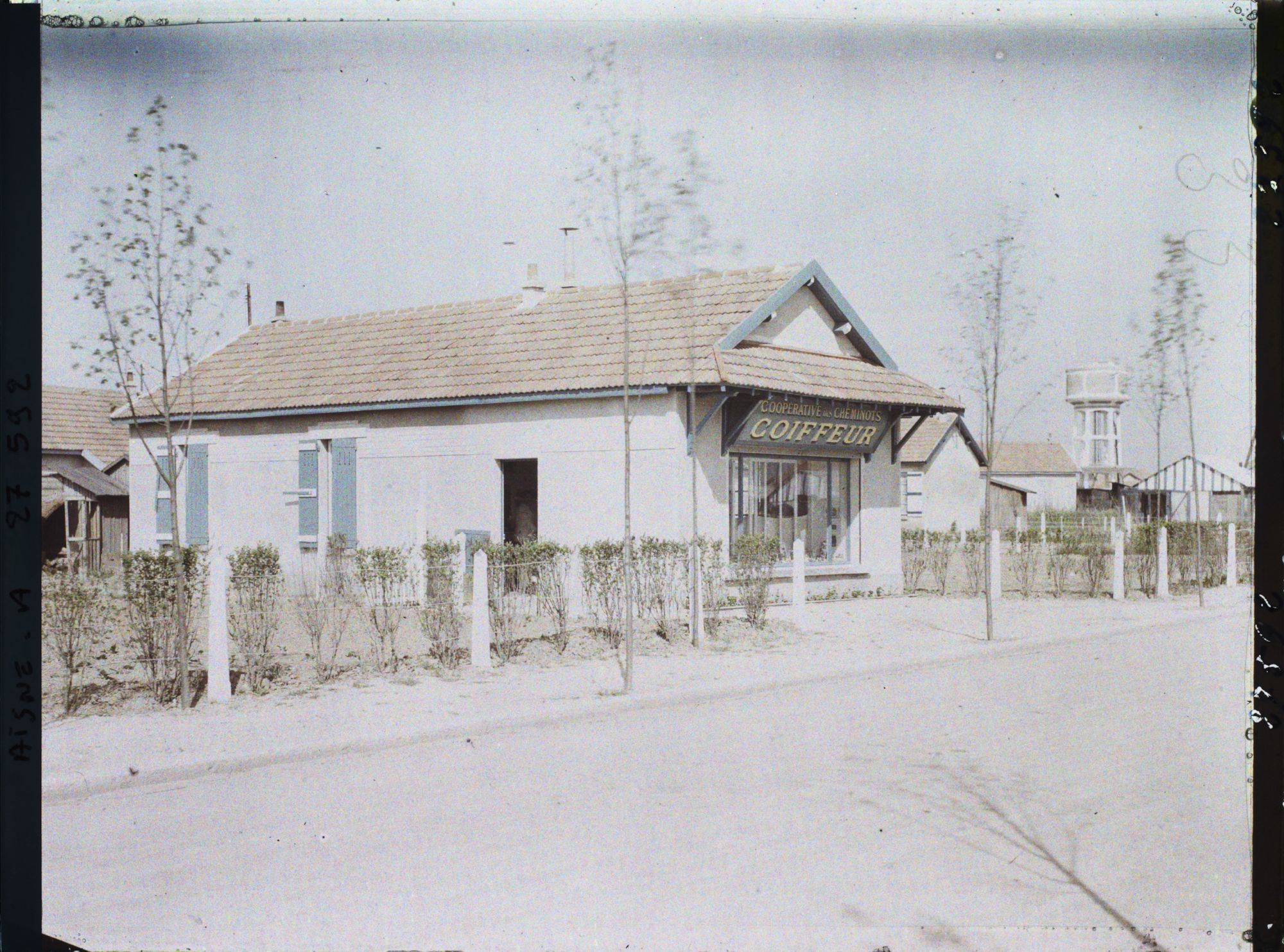 Image représentant France, Tergnier, Cité des Chemineaux, Avenue des Alliés la Maison du Coiffeur