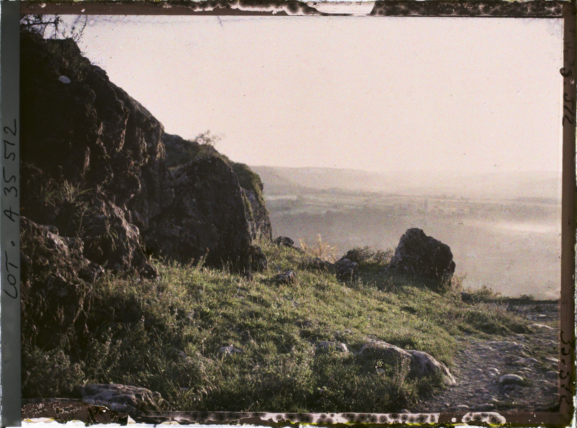 Image représentant France, Capdenac (Lot), Paysage le soir aux abords des rochers de Capdenac