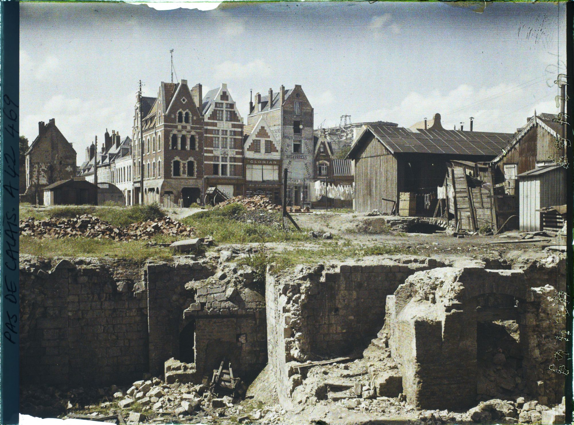 Image représentant France, Arras, Nouvelles maisons Place de Vaquerie