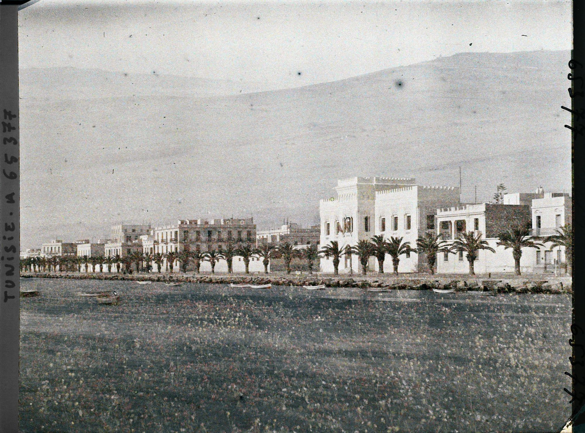 Image représentant Le boulevard Fallières le long des quais