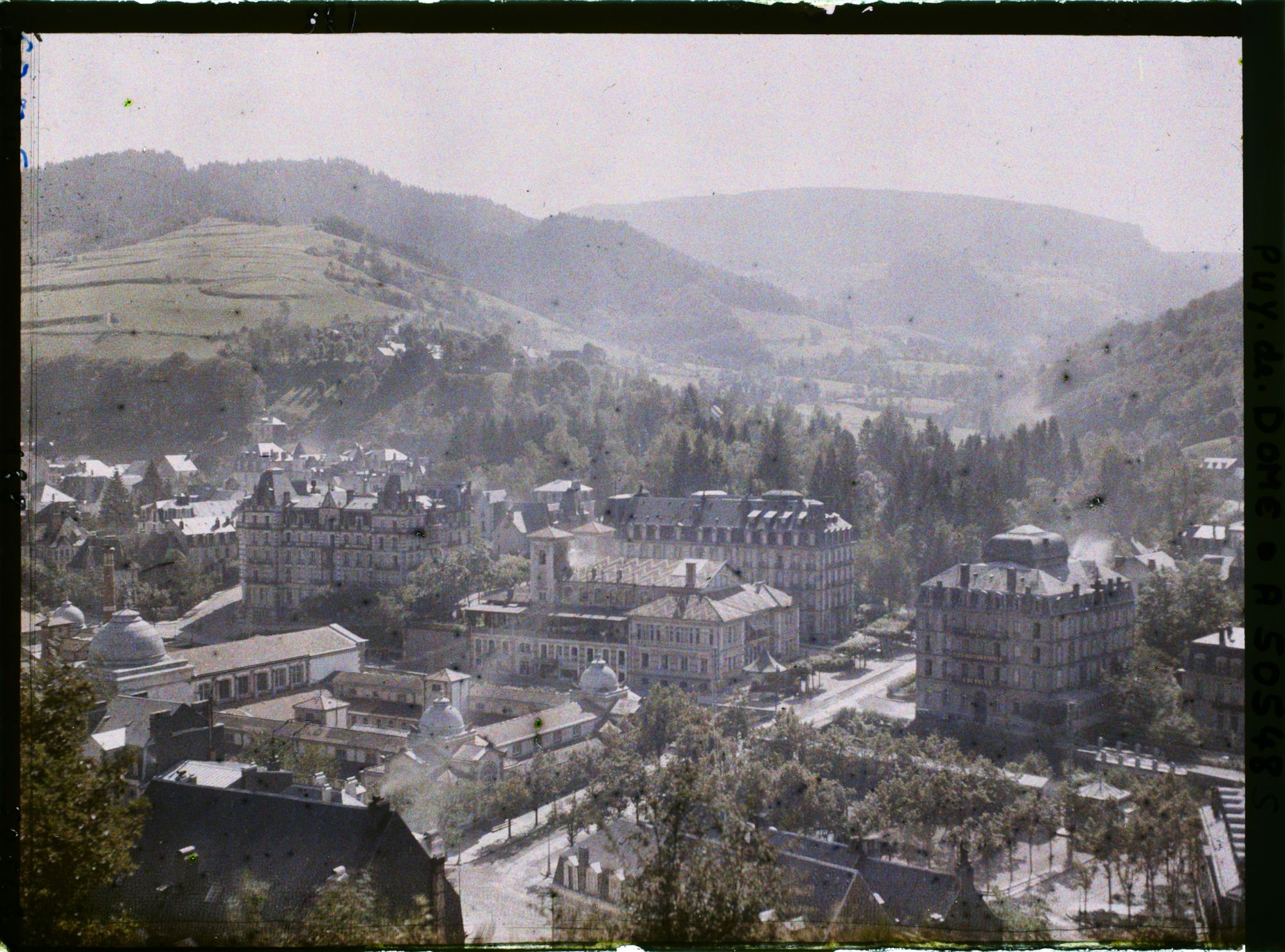 Image représentant France, La Bourboule, La Ville vue du Rocher, vers le S.E