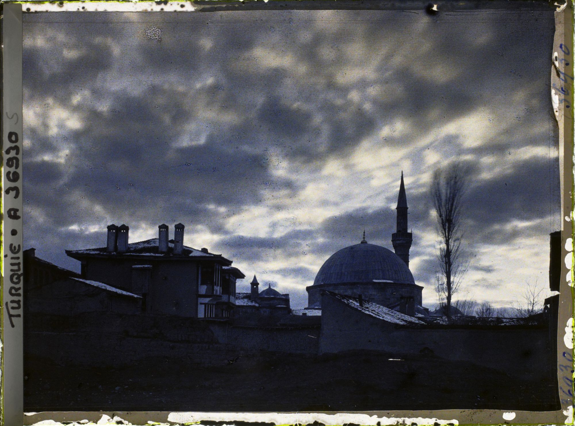 Image représentant Mosquée et bâtiments du crépuscule