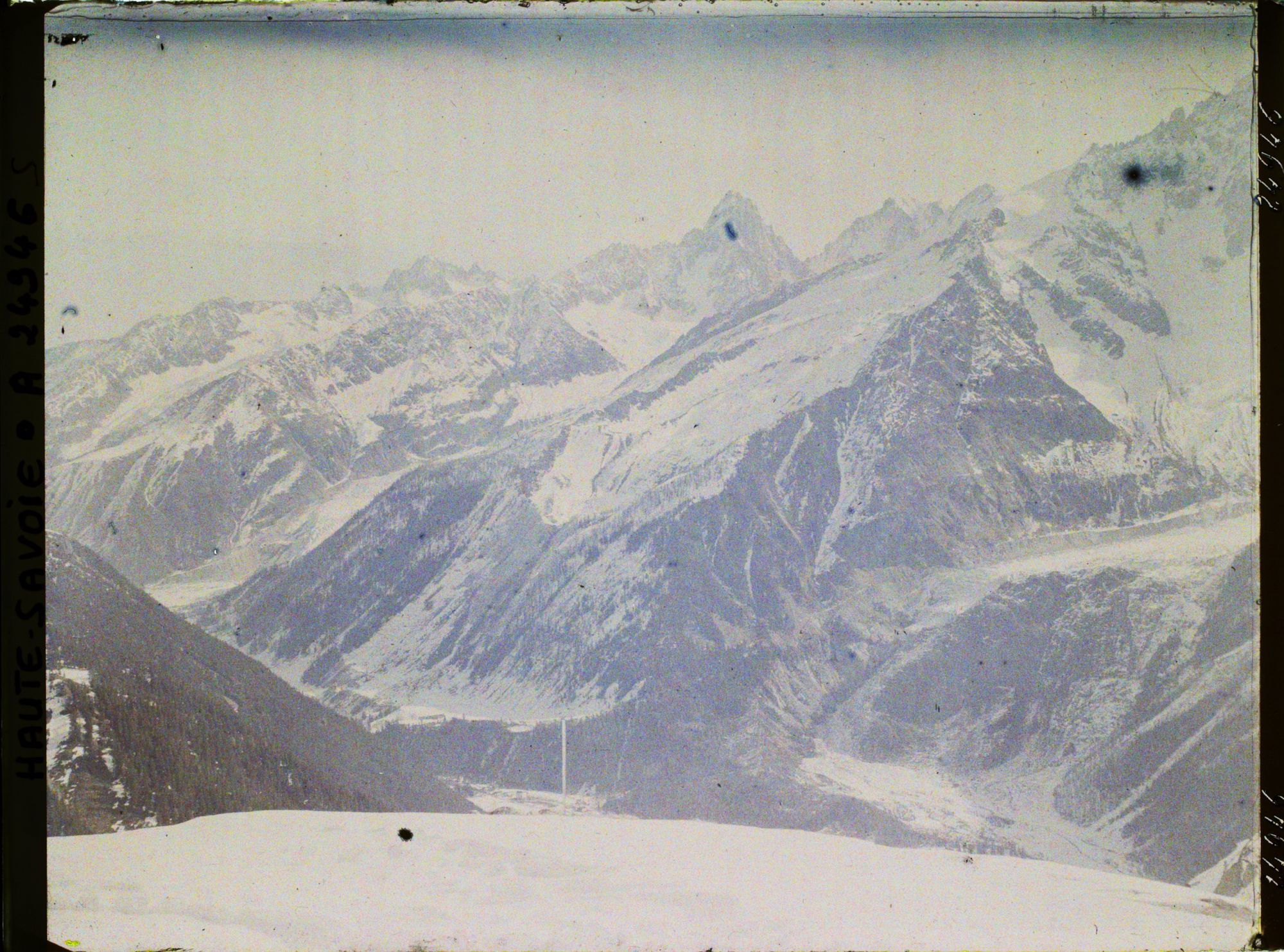 Image représentant France, Les Alpes, Vue prise de Planpraz (2062m) Aiguille du Tour, Vallée de Chamonix, Aiguille du Charonnet