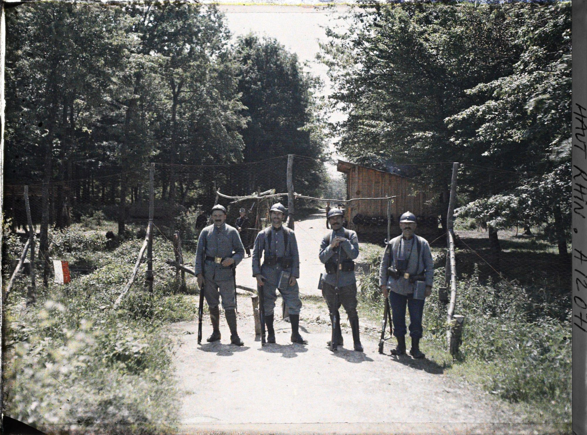 Image représentant A la frontière Suisse