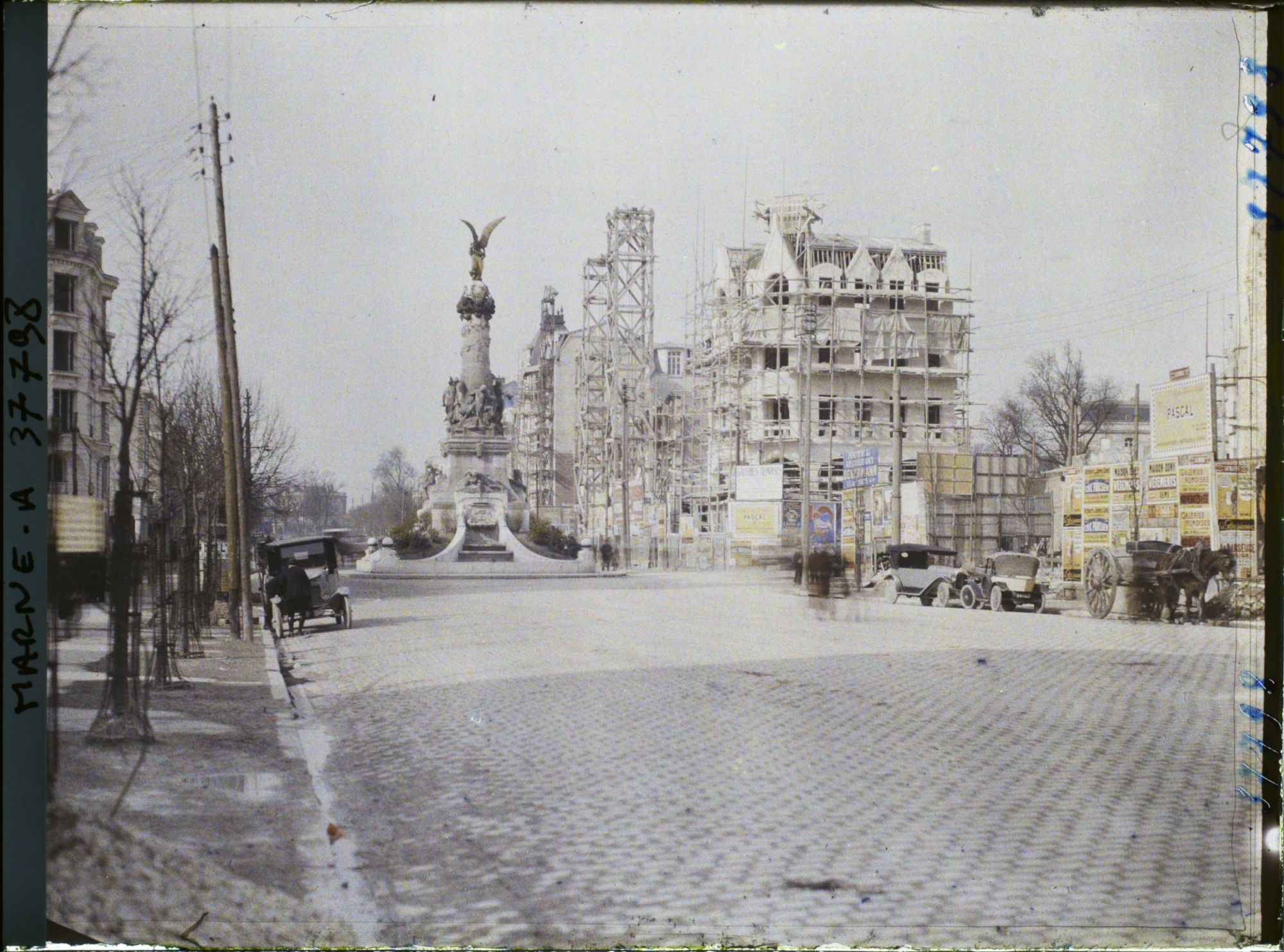 Image représentant France, Reims, Rue Drouet d'Erlon et reconstructions