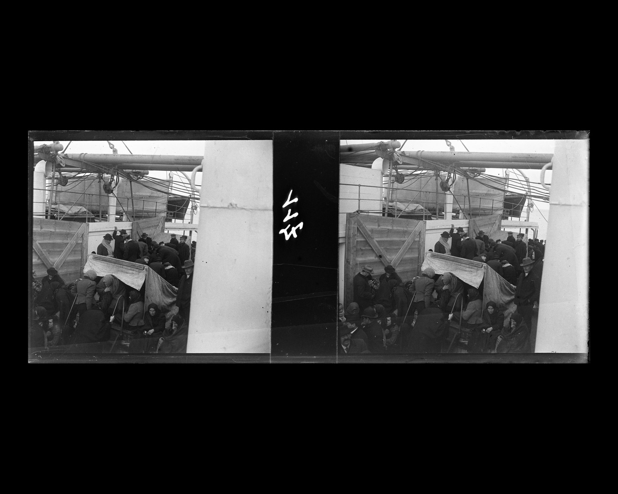 Image représentant Emigrants sur l'entrepont dans l'attente de l'arrivée à New-York