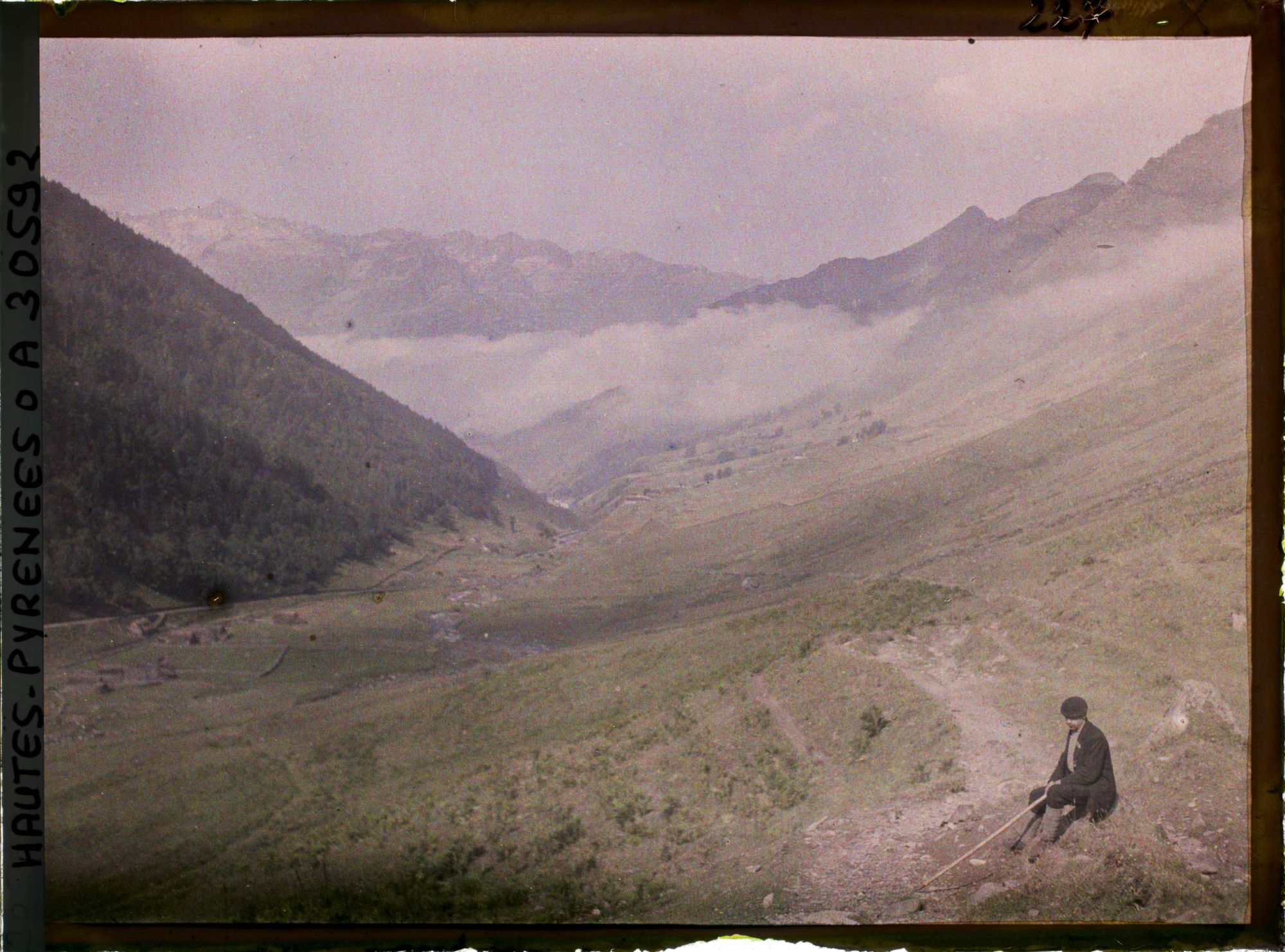Image représentant France, Pic du Midi de Bigorre, Panorama s/la Vallée de Barèges, vue prise de Tournabout