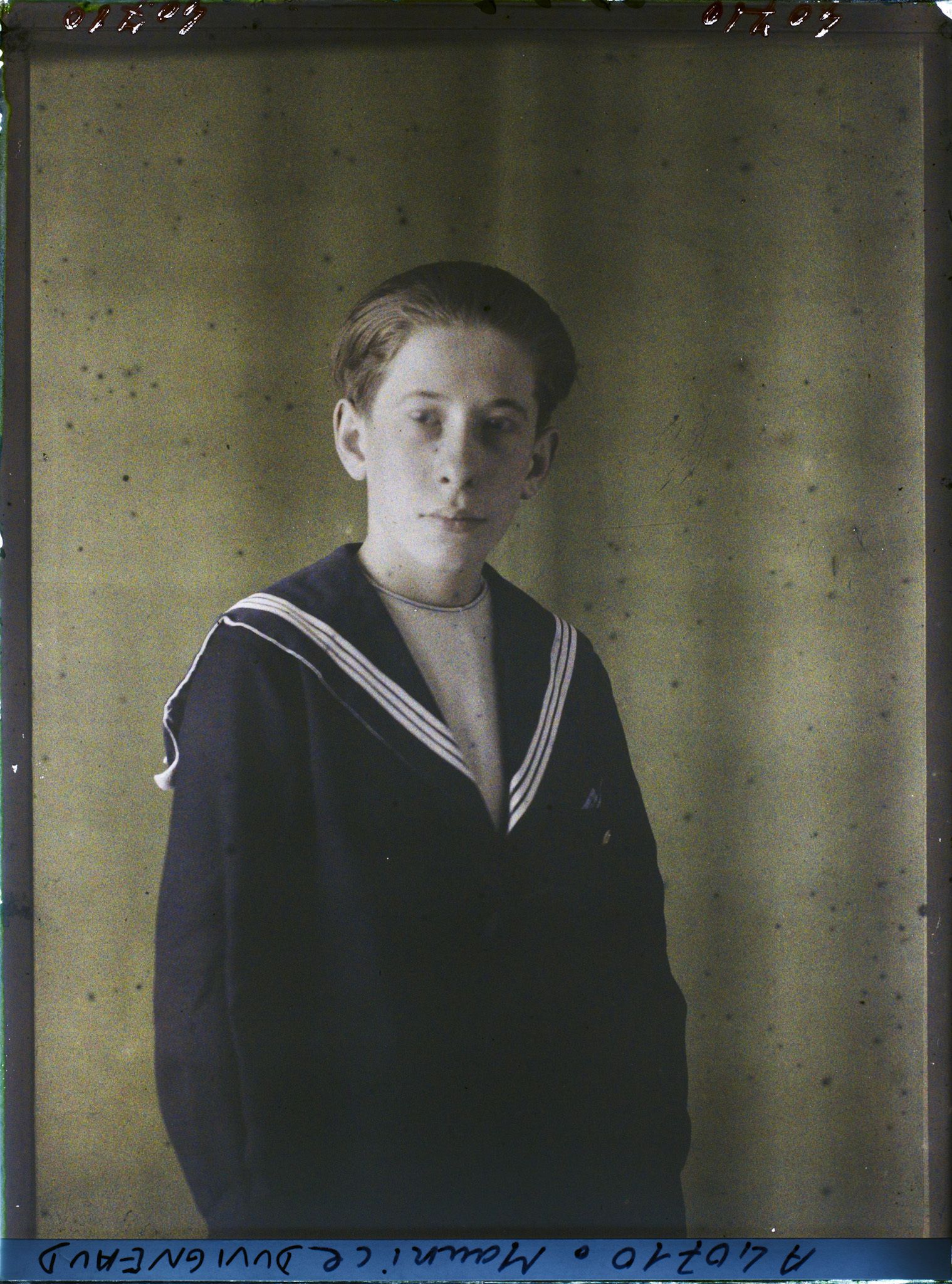 Image représentant https://musee-albert-kahn.s-museum.fr/home/NWQ2OTAwYzNmYjZlZTk1ZWQwODJmMjY4L2dlbmVyaWMtbm90aWNlLXRhYi9hdXRob3JpdHkvNjE3YTc5ZjVjZjhiODk2OGIzMzM3ZDIx/5d6900c3fb6ee95ed082f268/generic-notice-tab/authority/617a79ebcf8b8968b3336c6a L'enfant Maurice Duvigneaud