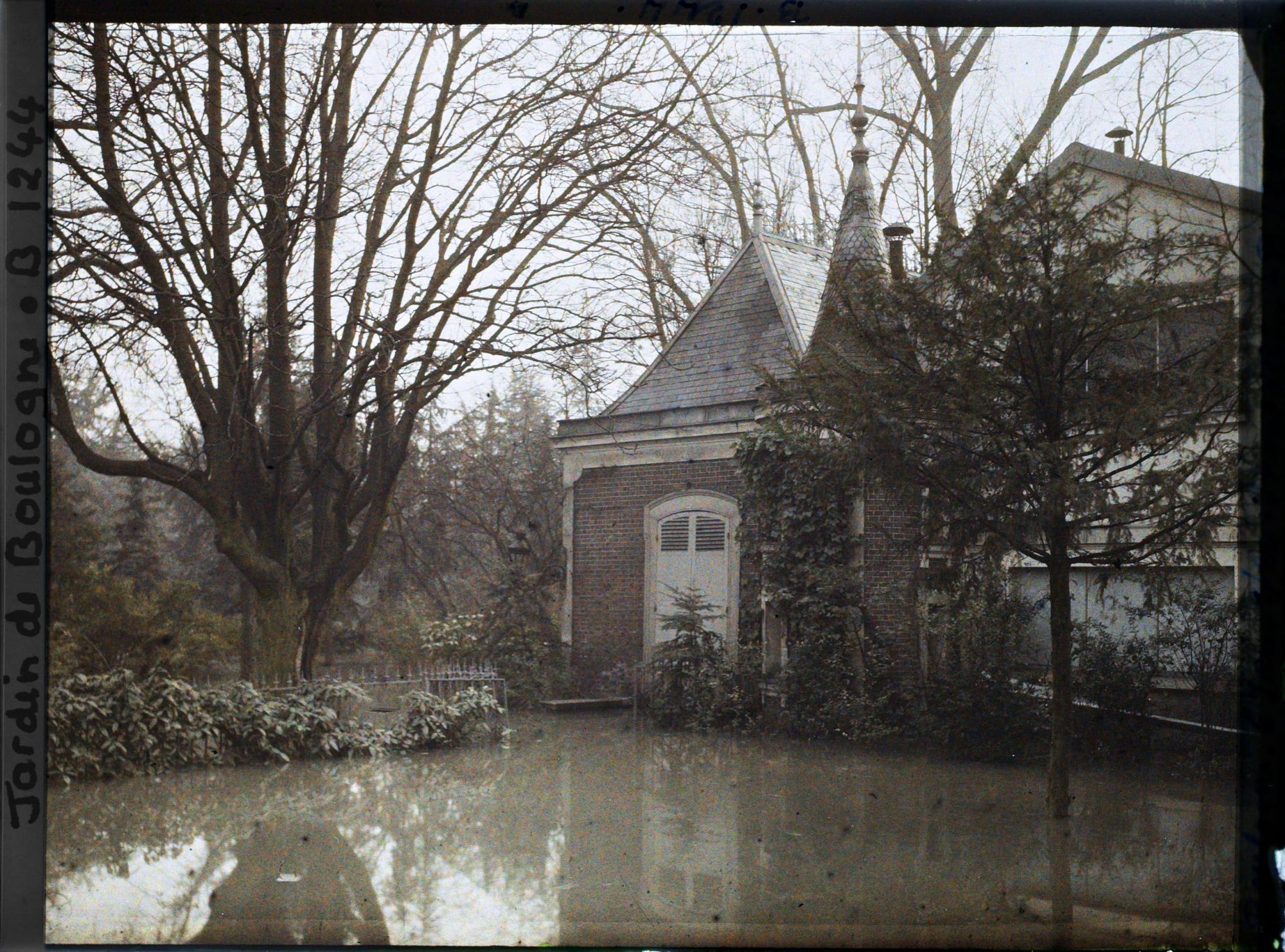 Image représentant Le laboratoire photo (côté nord) inondé