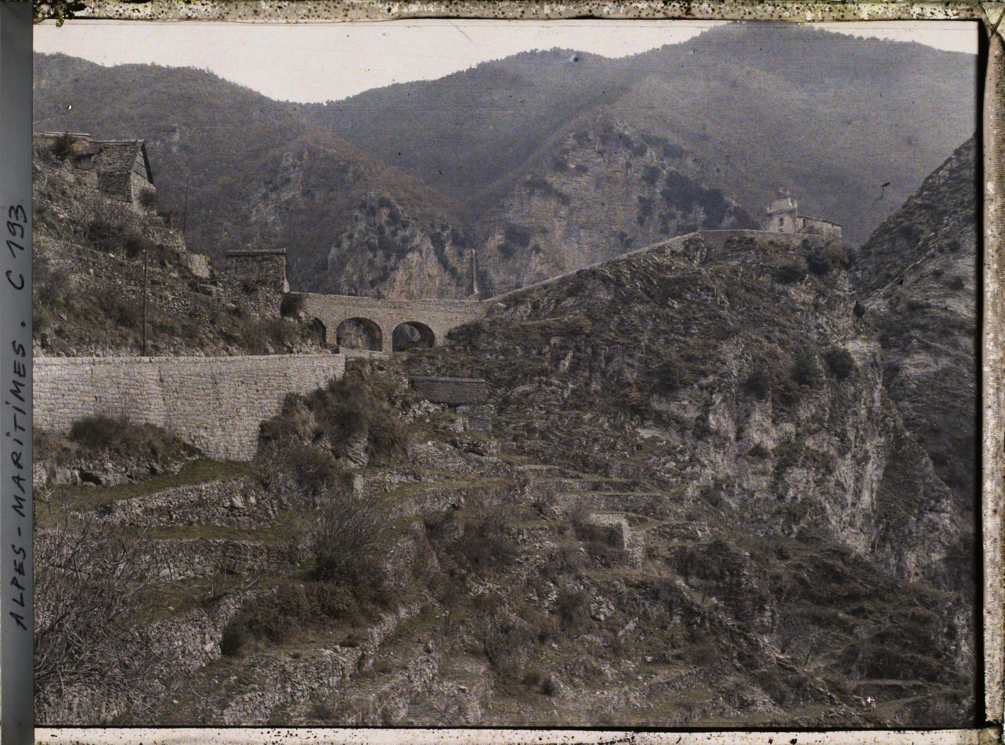 Image représentant Le pont de la Menour et la chapelle Notre-Dame-de-la-Menour