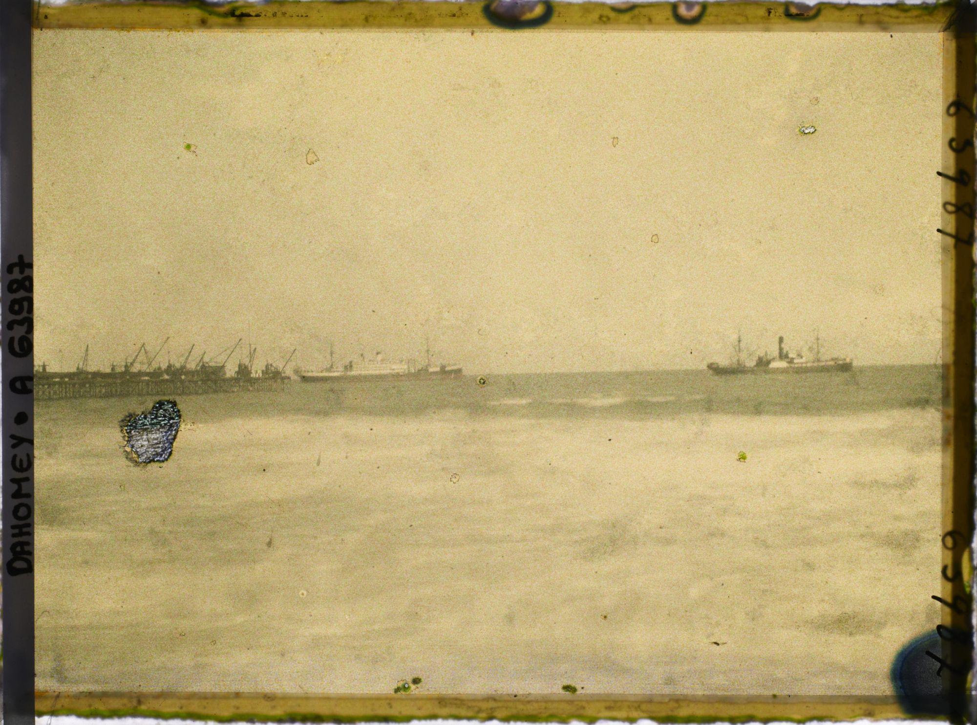 Image représentant Bateaux arrivant au wharf